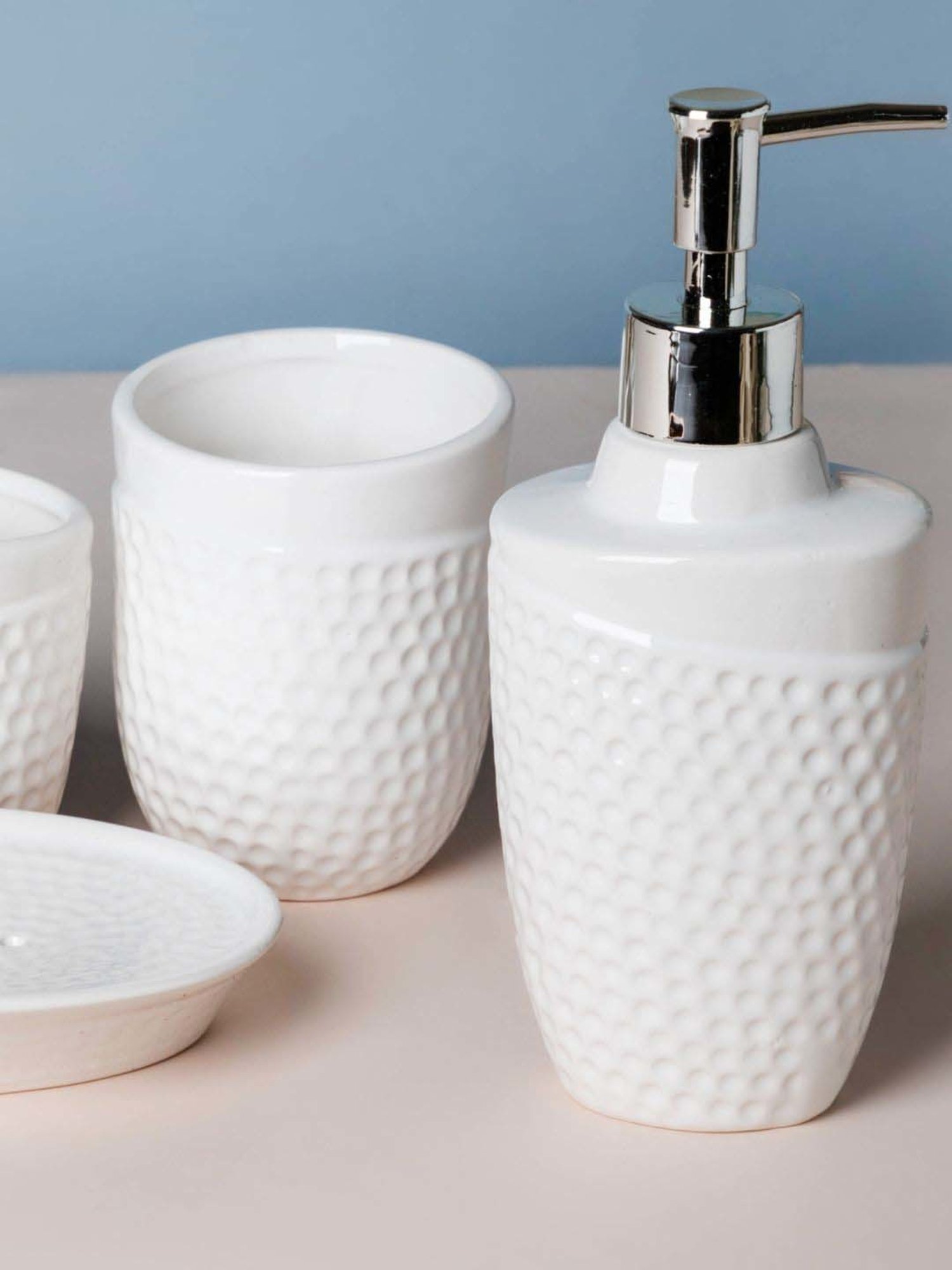 Nestasia dotted embossed White luxury ceramic bathroom complete set for wash basin (Set of 4)