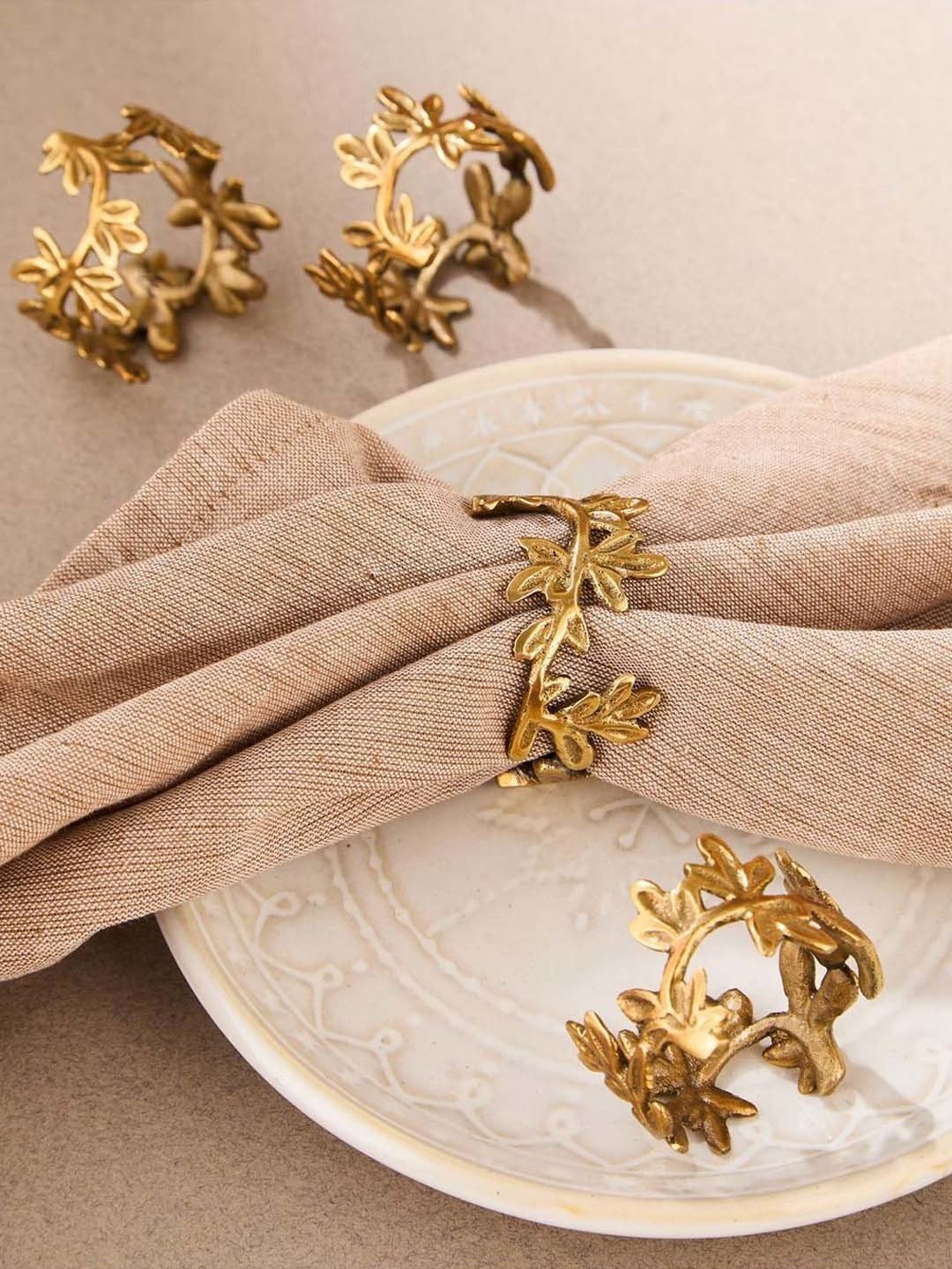 ExclusiveLane The Dancing Peacock Brown Sheesham Wood Napkin Holder - Set of 1