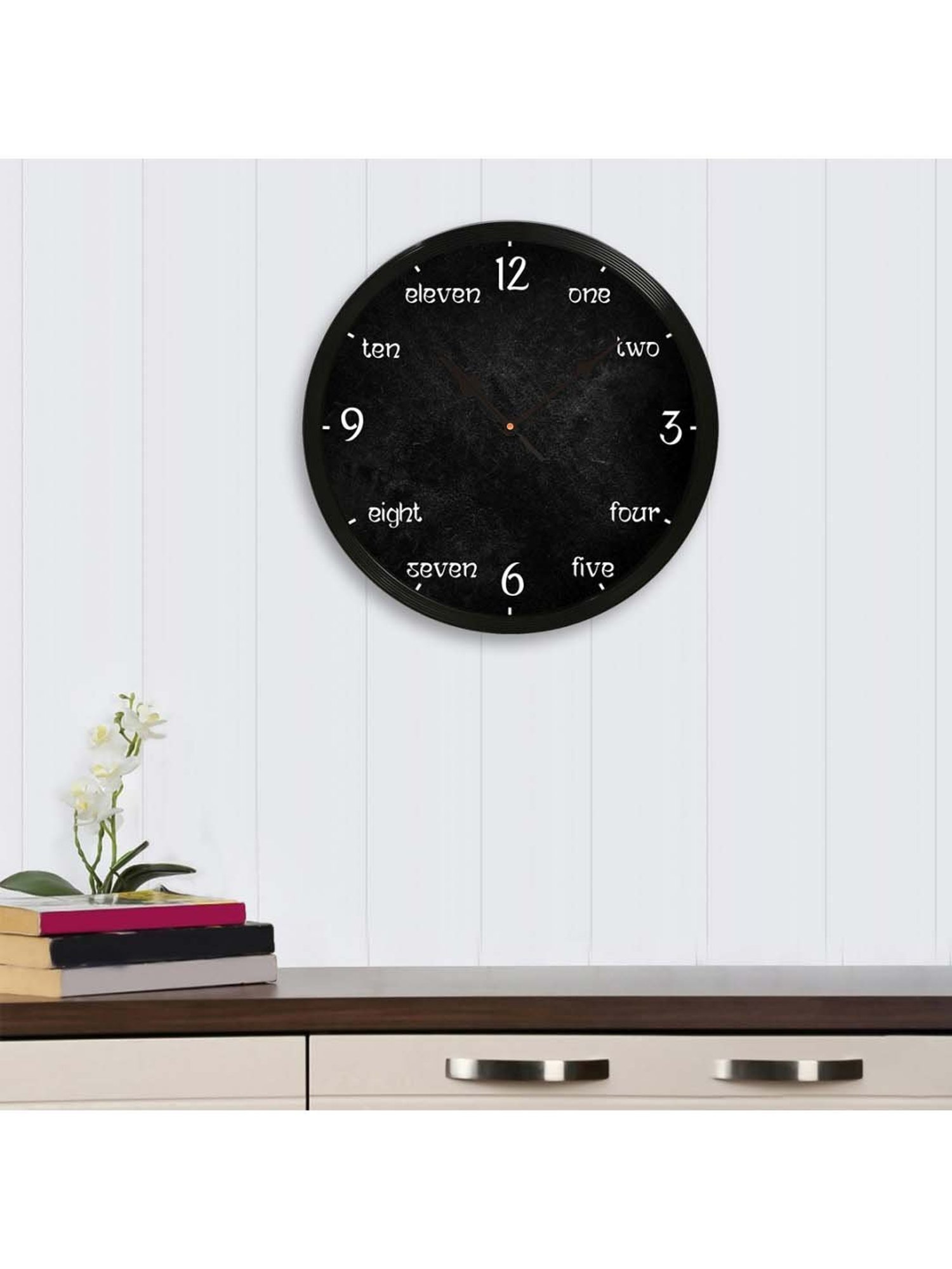 SEIKO classic black plastic wall clock with sweep movement
