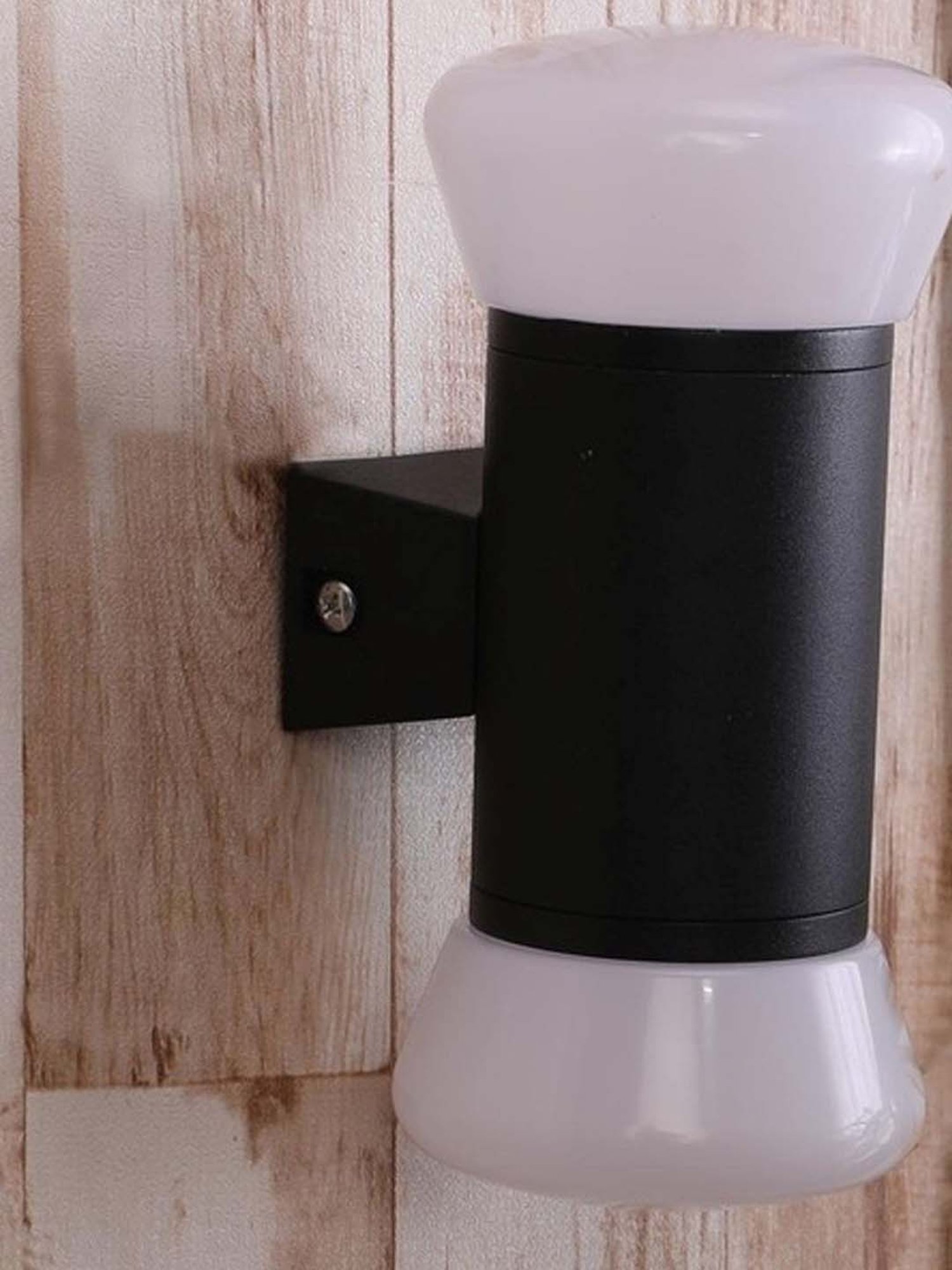 DecorativeRay Black & White Wall Light - Set of 1