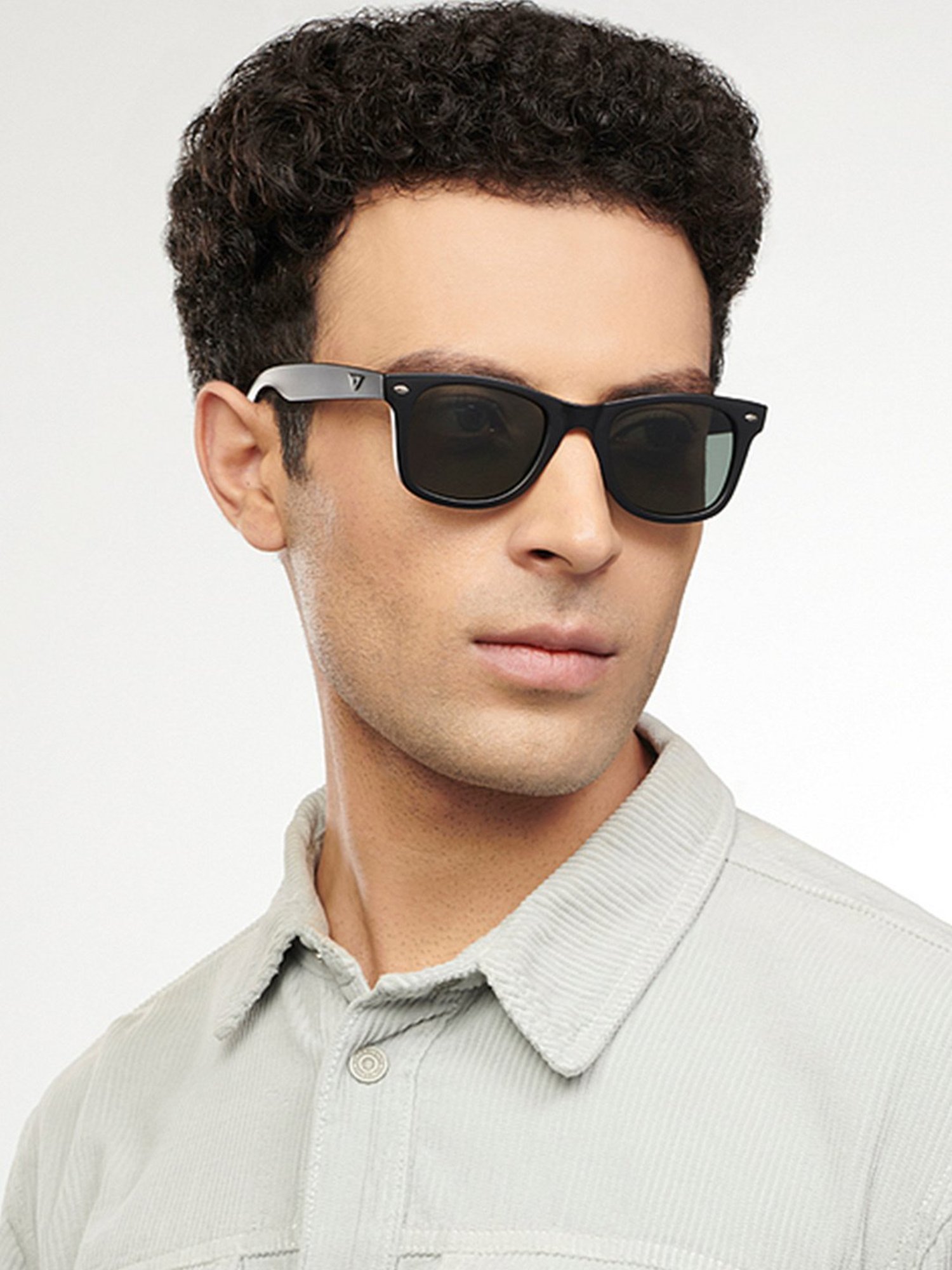 Vincent Chase by Lenskart 200424 Green Polarized Wayfarer