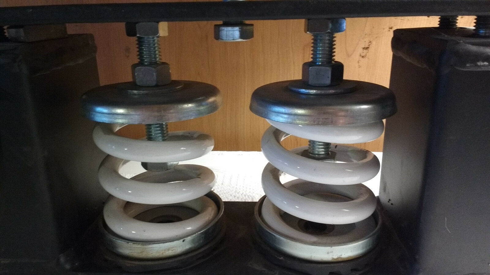 VMC M2P-1E-4000 Internally Adjustable Spring Isolator, 4000Lb Max Load