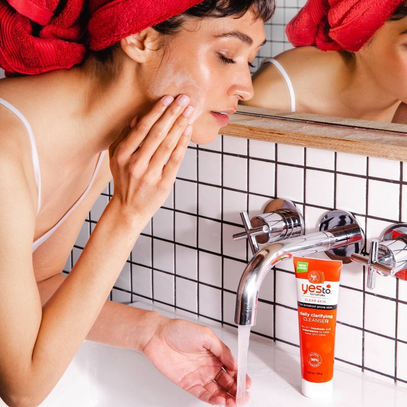 Yes to Tomatoes Daily Clarifying Cleanser - 3.38oz