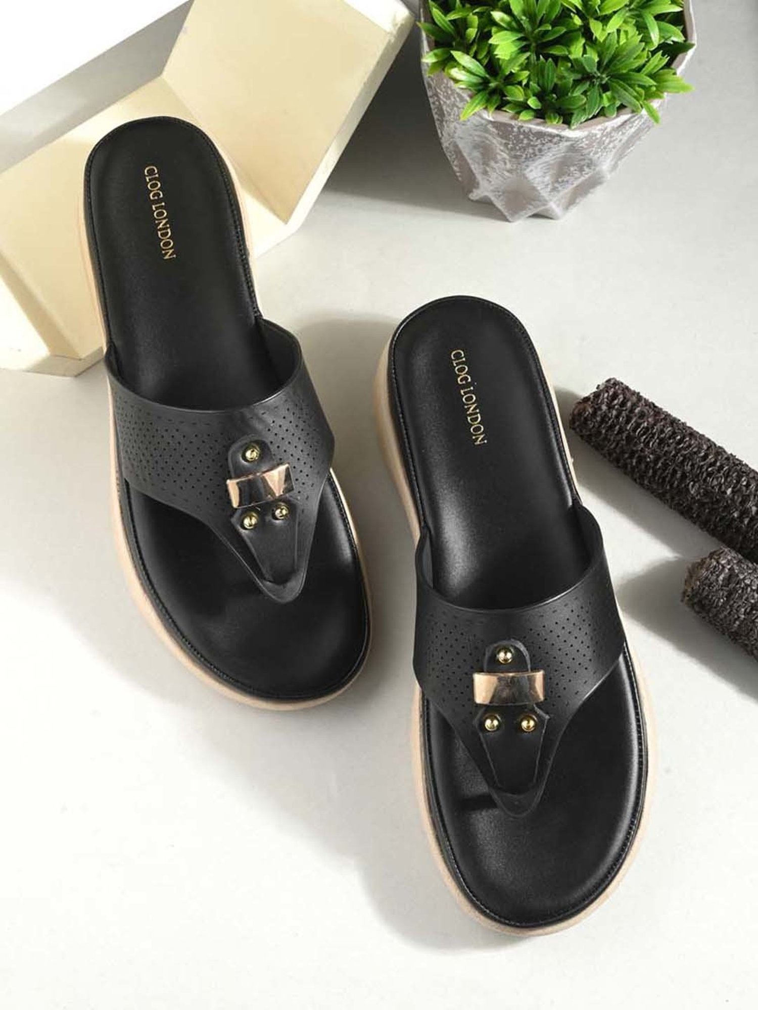 Clog London Women's Black Thong Wedges