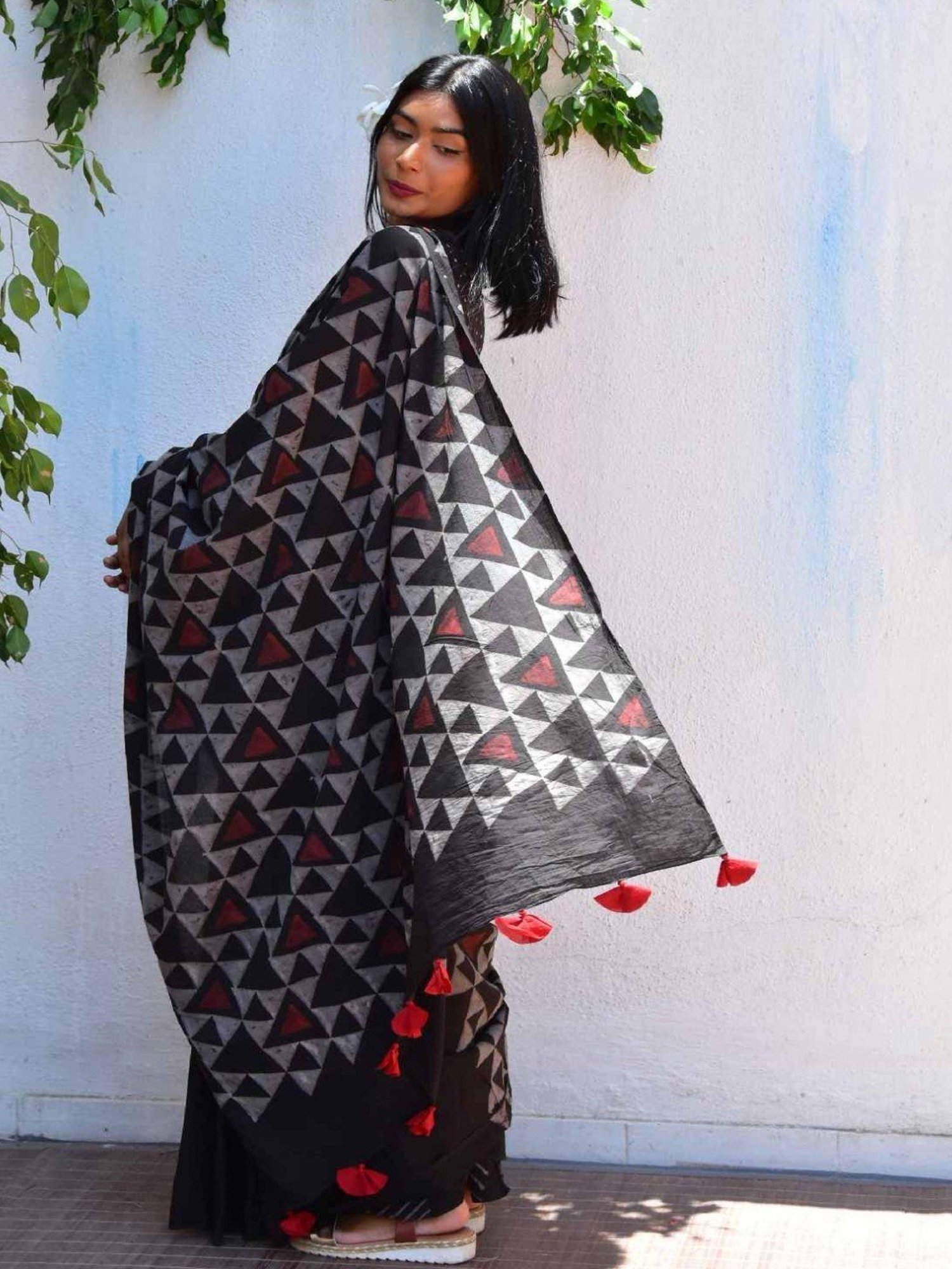 Chidiyaa White Vanilla Moon Mystic Opal Hand Block Printed Mulmul Cotton Saree