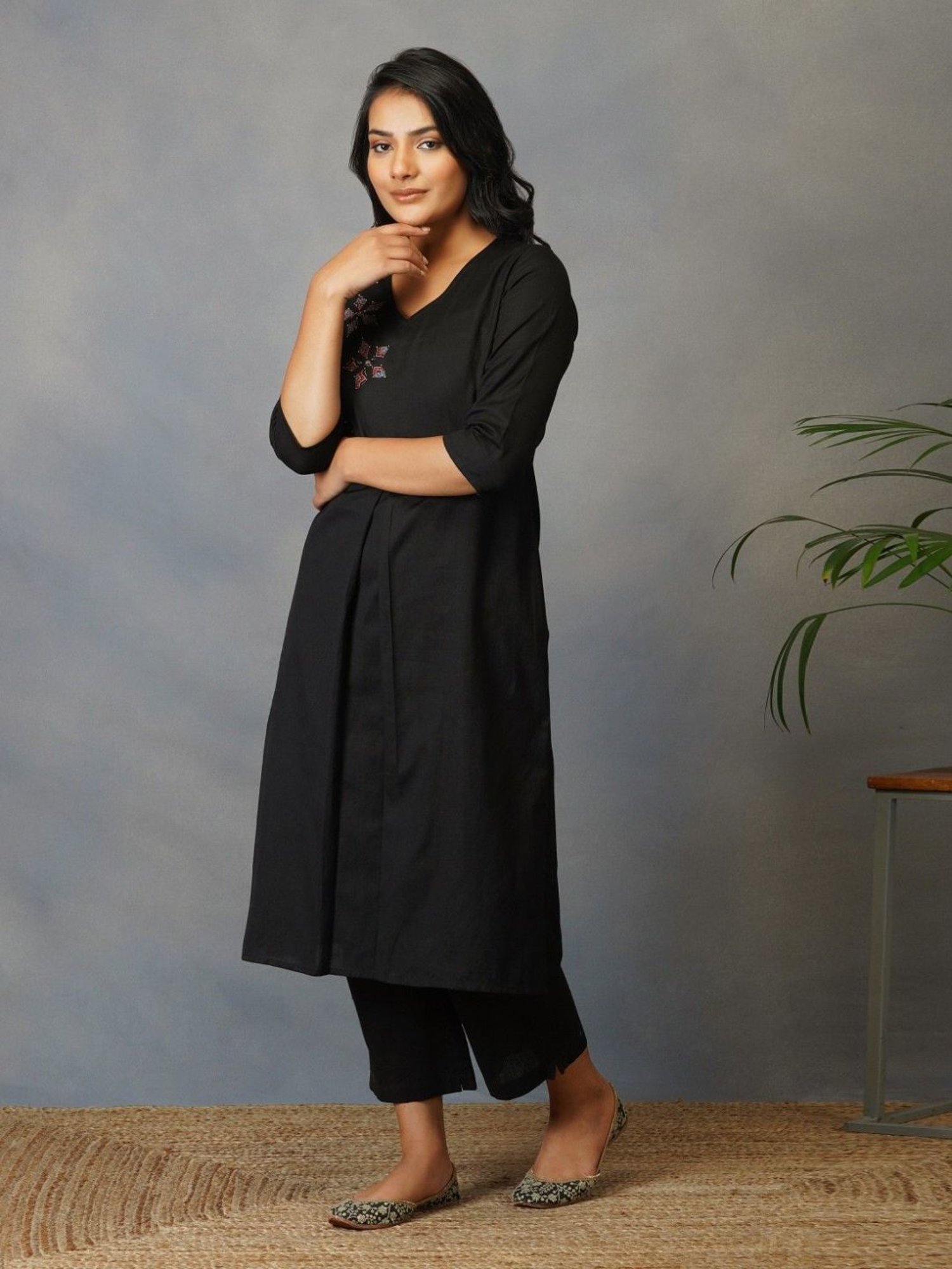 Akiso Bakhair Black Straight Kurta With Ajrak Applique Work Set With Pants