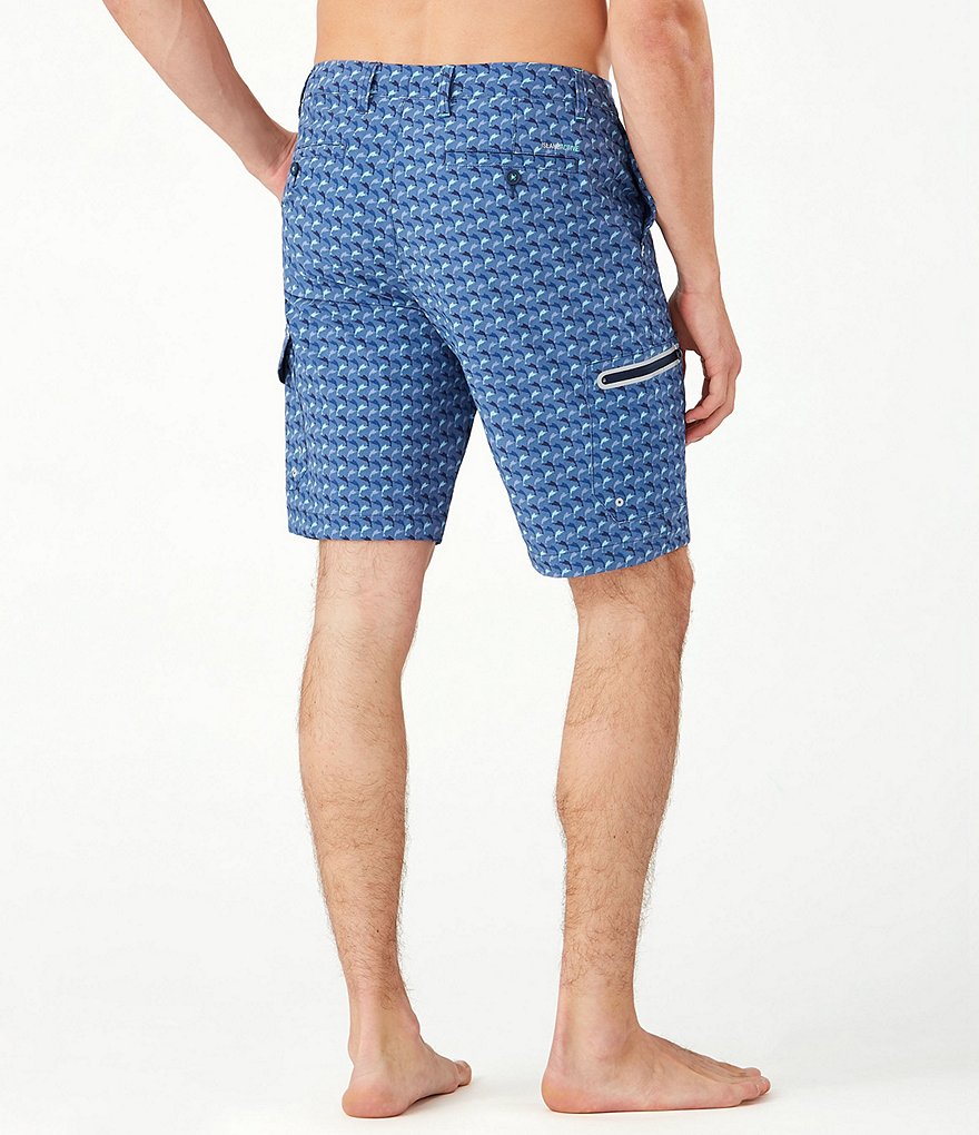 Tommy Bahama Big & Tall Cayman Marlin Mingle Cargo Hybrid 9#double; and 10#double; Inseam Shorts
