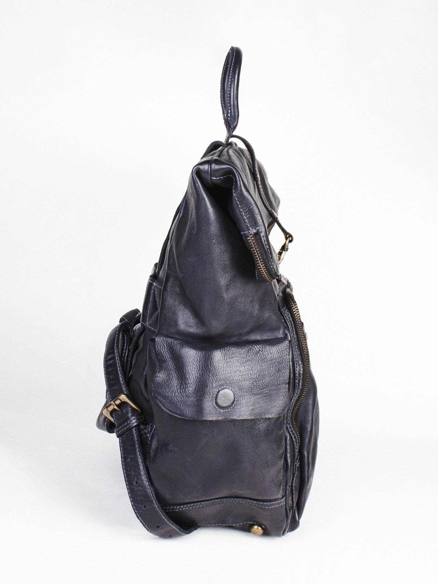 Art N Vintage Leo Black Leather Solid Large Backpack
