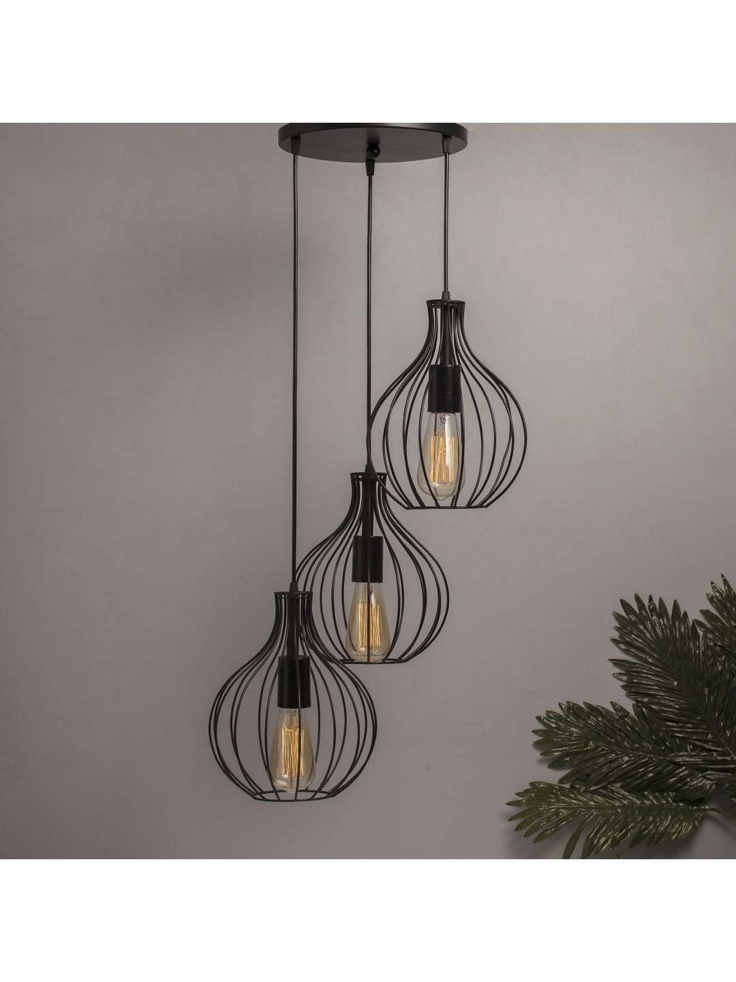 Homesake 3-Lights Round Cluster Black Metal Crown Pendant Light - Set of 1 (Bulb not included)