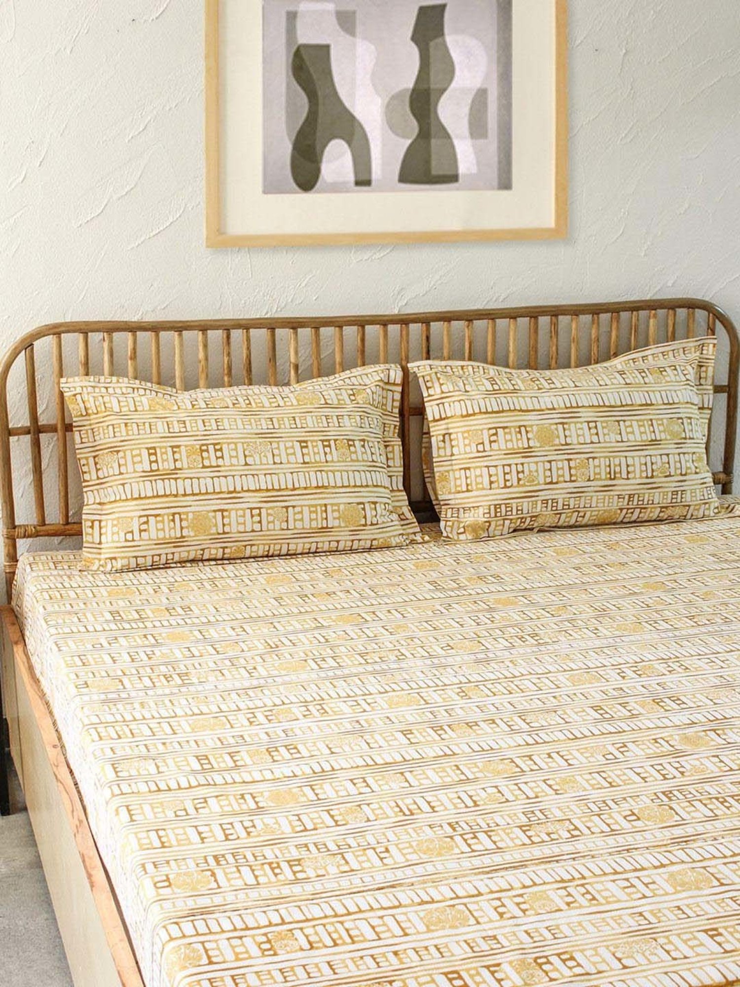 House This Sanchi Yellow 180 TC Cotton Bed Sheet with Pillow Covers