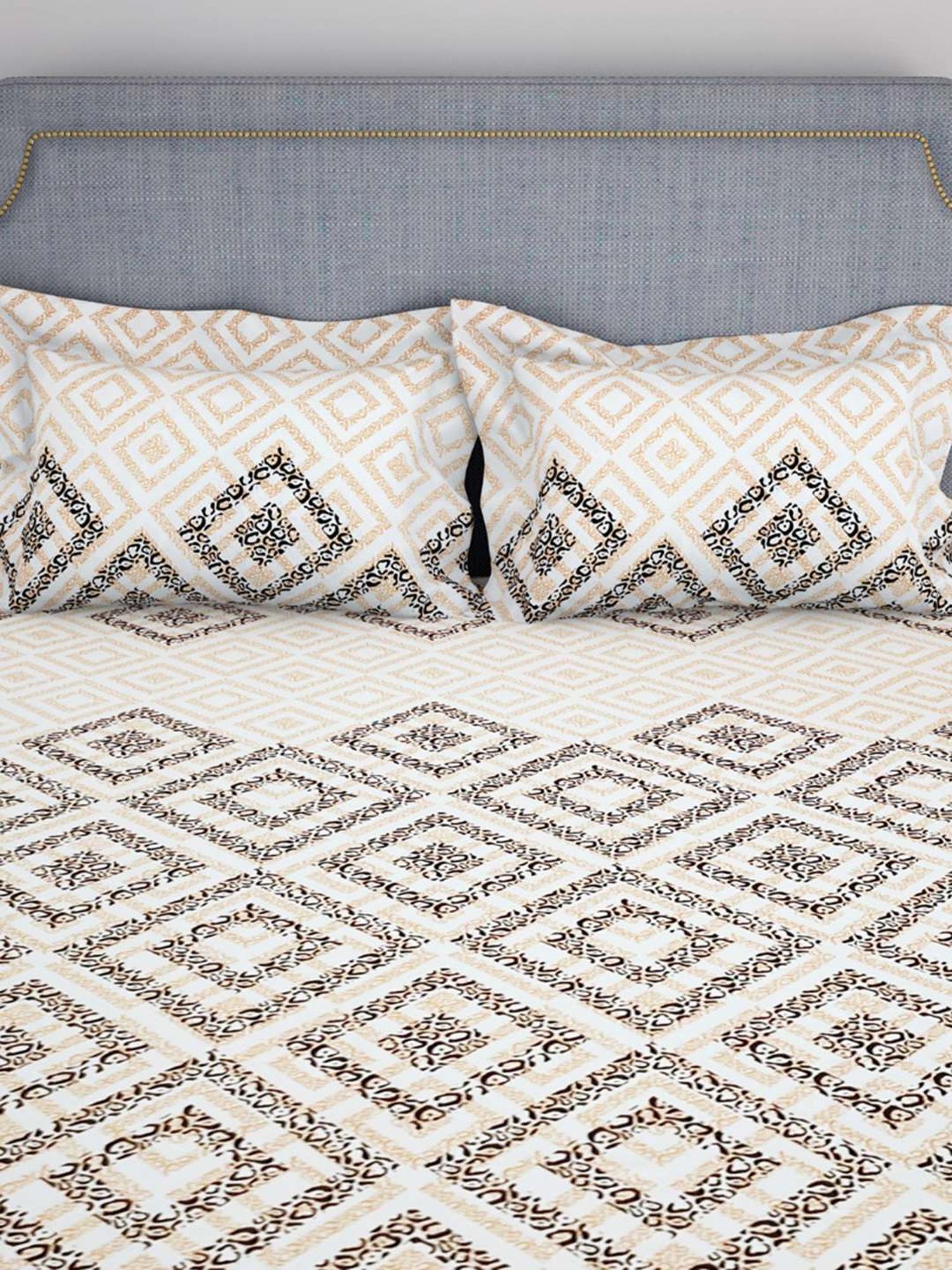 Welspun Geometric Beige 130 TC Microfiber Double Bedsheet with 2 Pillow Covers