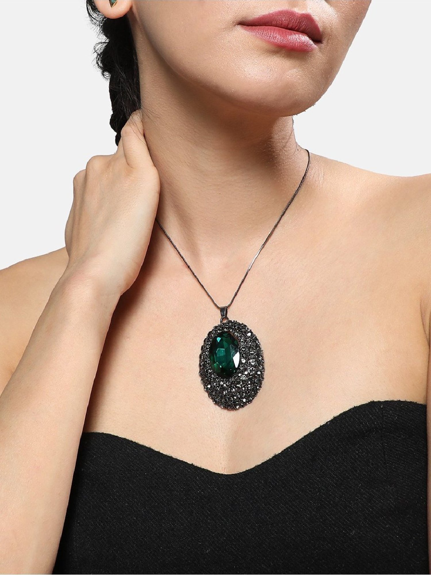 Sohi women's whispering rose pendant emerald green