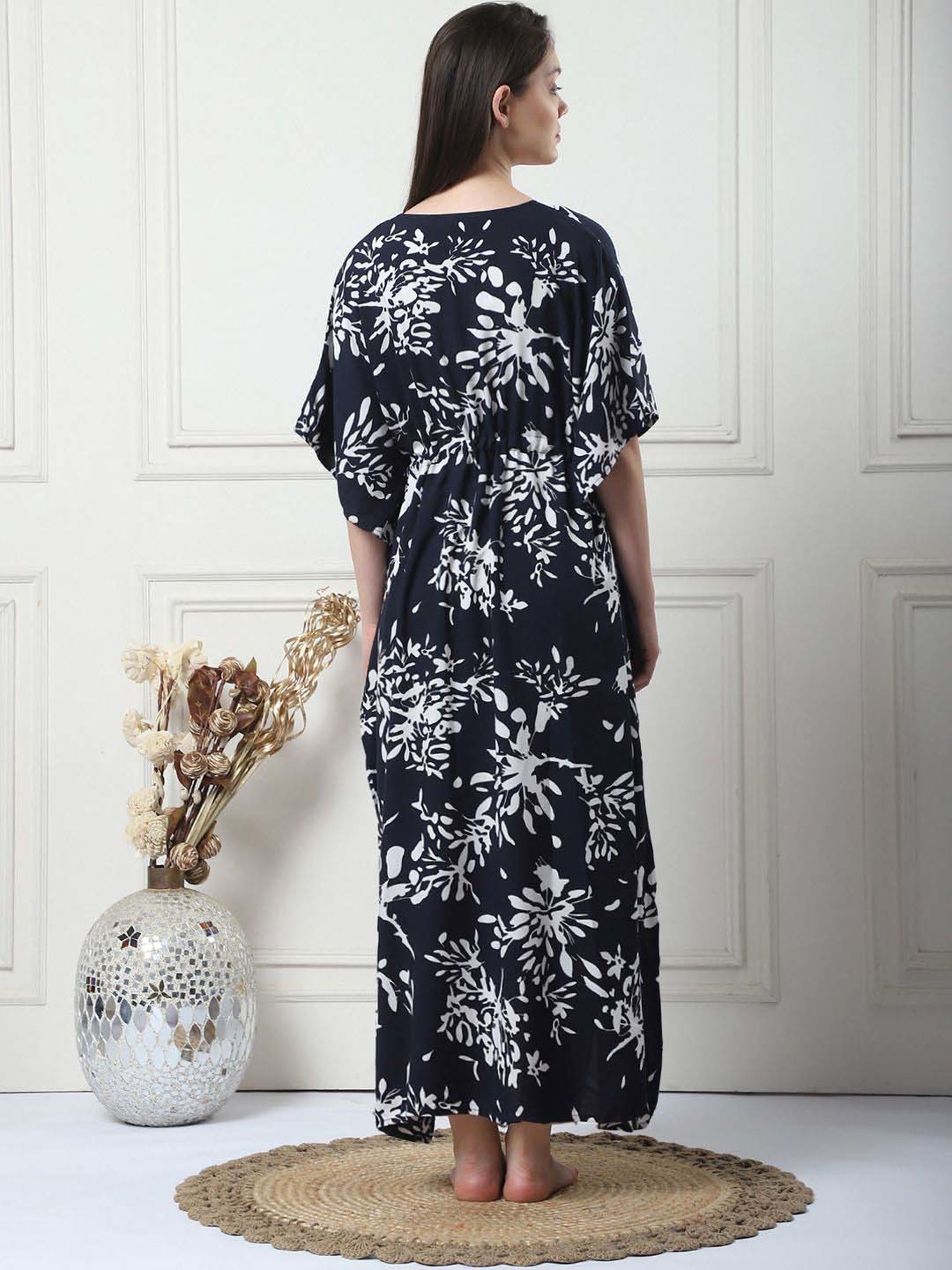 Secret Wish Black Rayon Floral Straight Kaftan