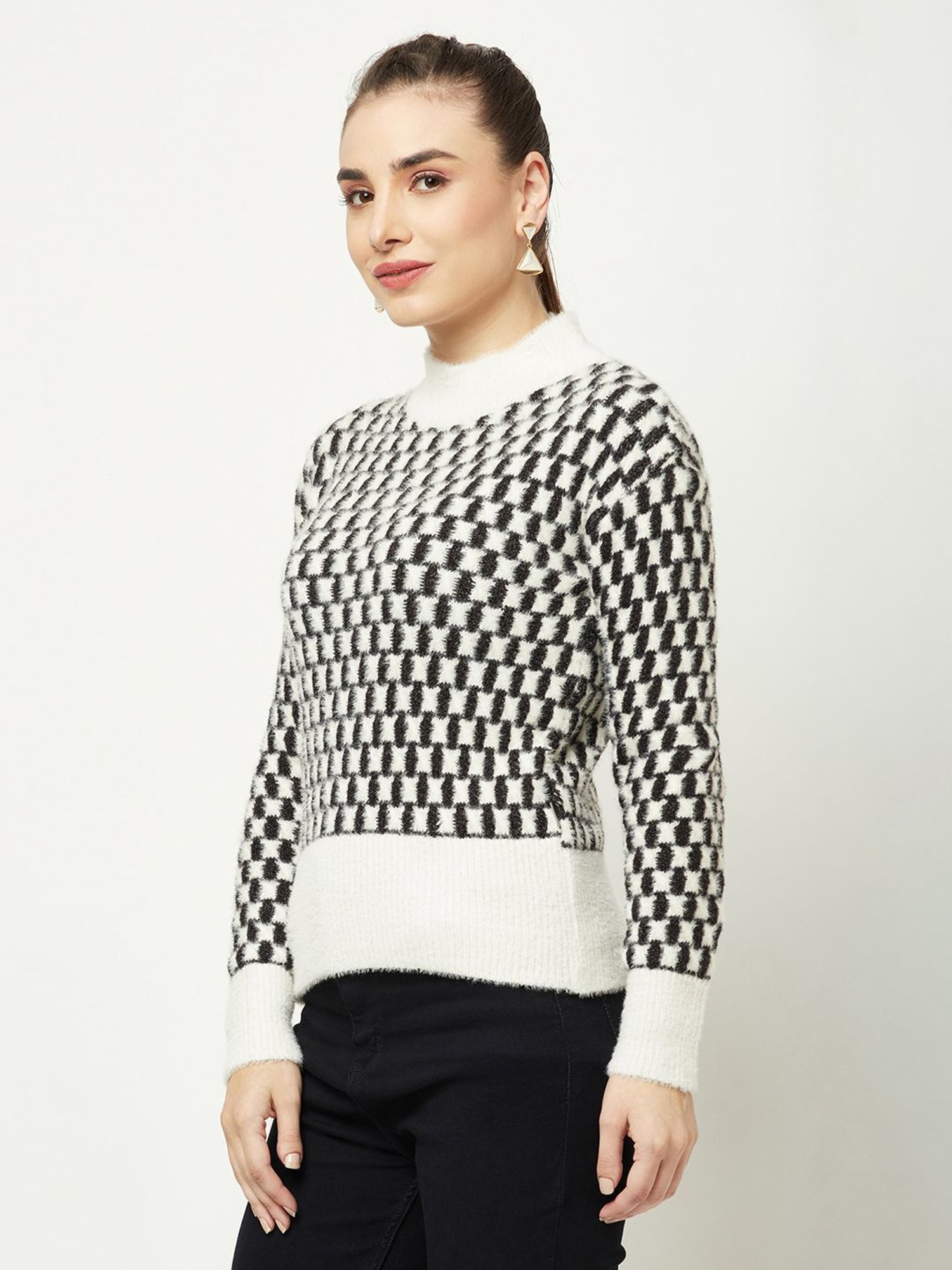 Crimsoune Club White & Black Chequered Sweater