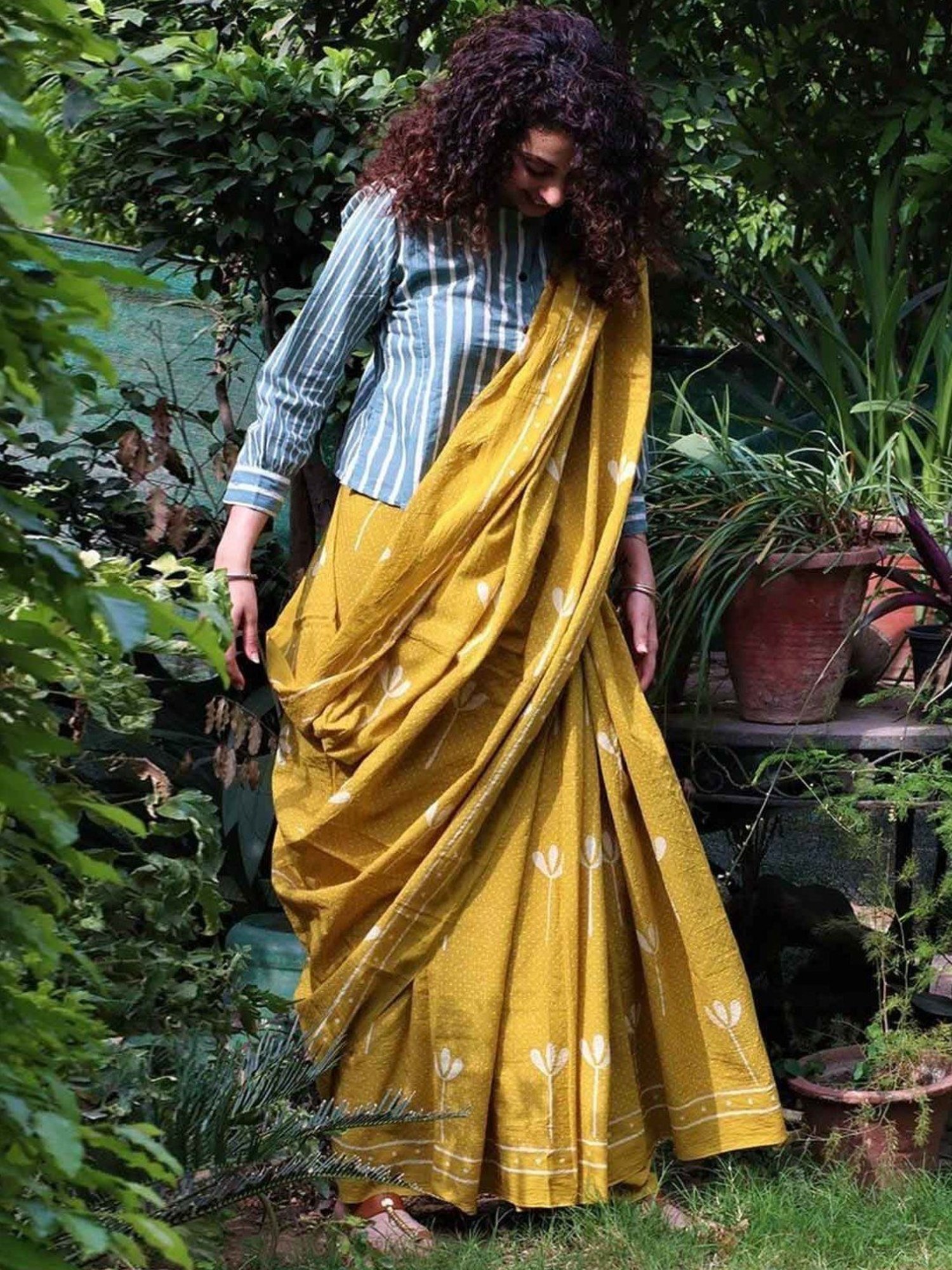 Chidiyaa Yellow Block Printed Cotton Mul Saree Gul