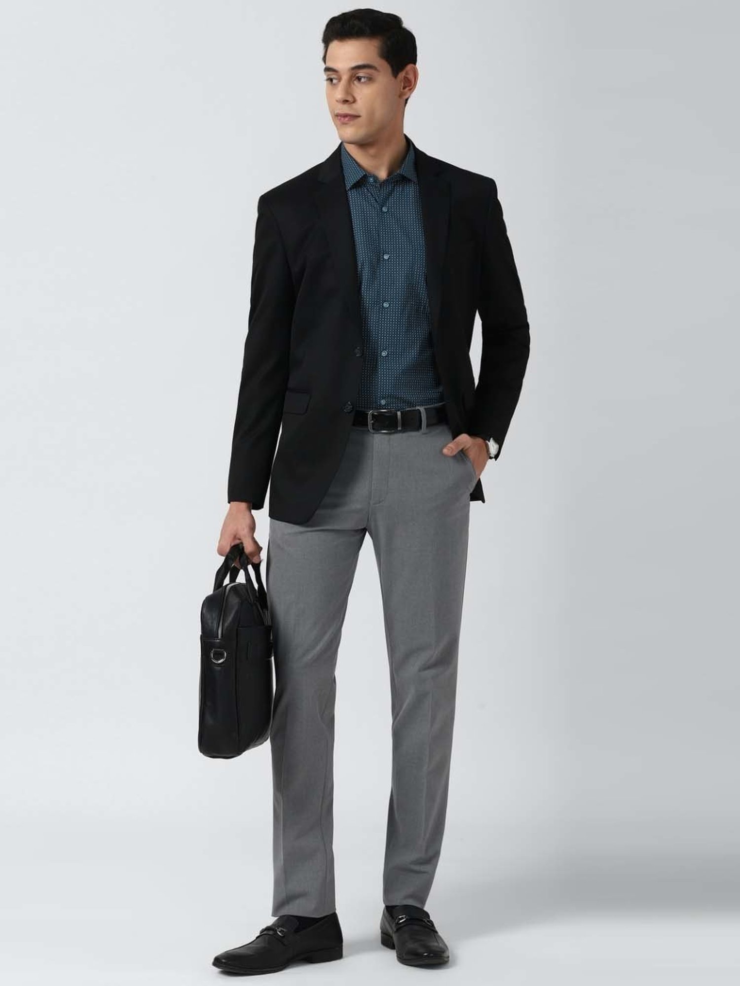 Arrow Sports Green Regular Fit Texture Waistcoat