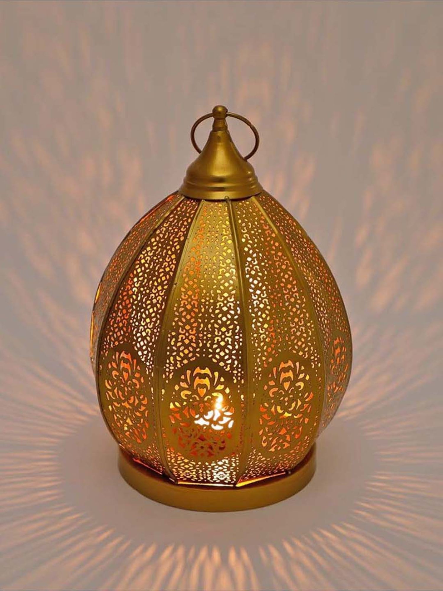 Home4U 'HARBIN' Golden Iron 23 cm Lantern - Set of 1