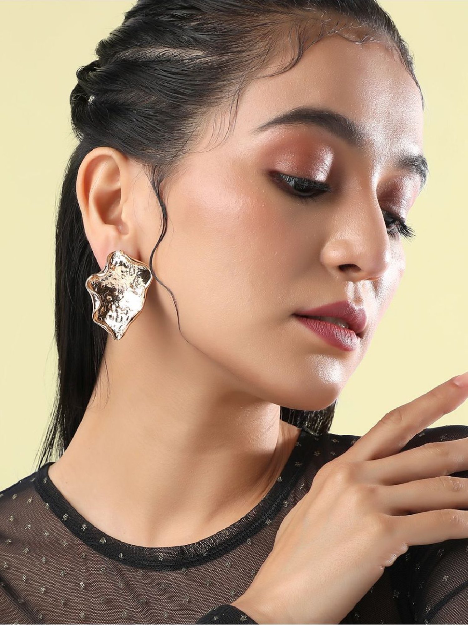 Sohi Women's Metallic Wave Stud Earrings  Champayne Gold