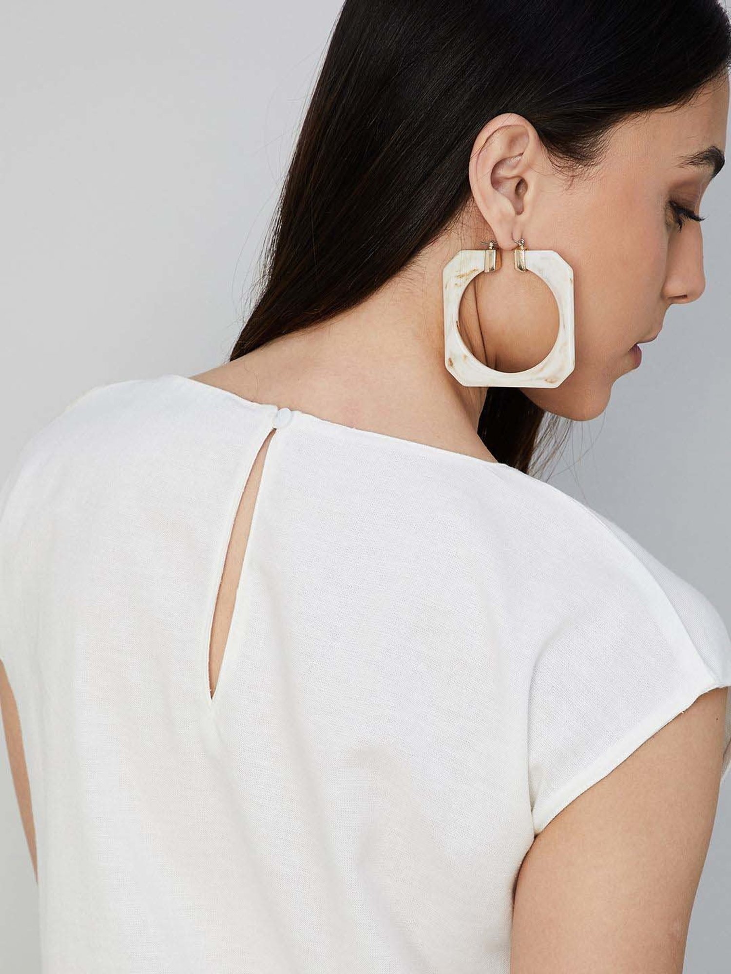 Code by Lifestyle Off-White & Black Color-Block Top