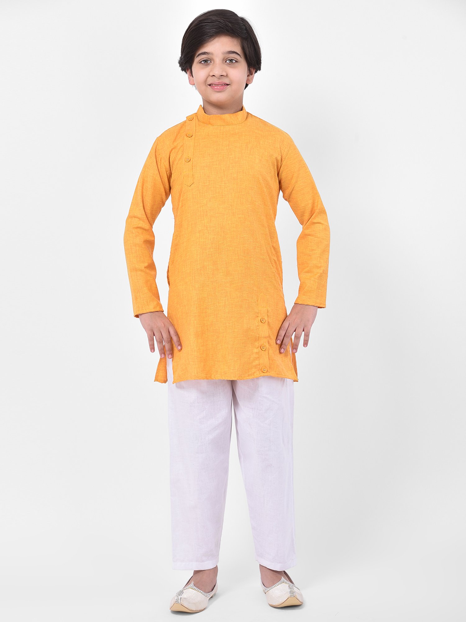 Deyann Kids Yellow & White Solid Full Sleeves Kurta with Pyjamas