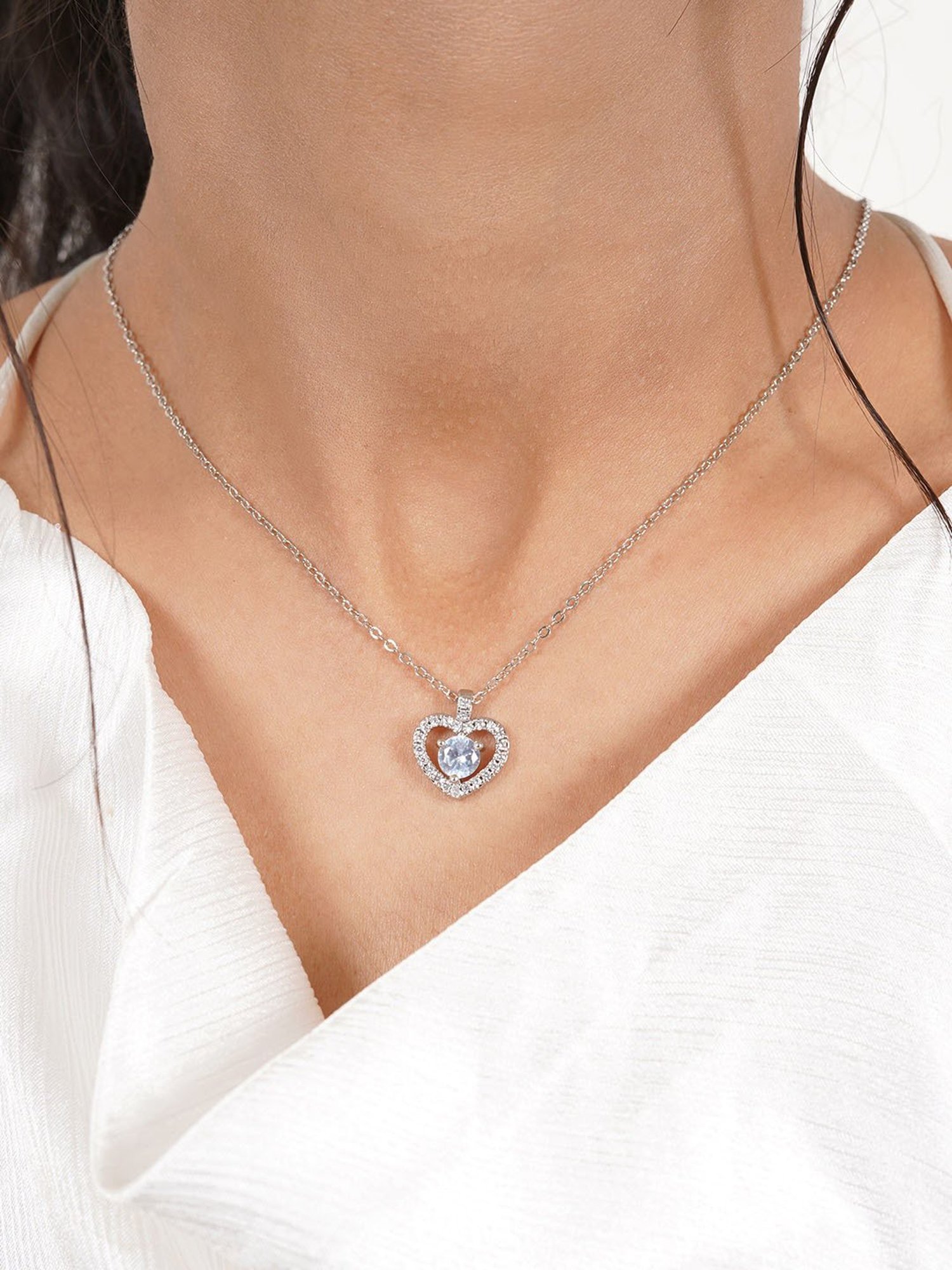 Joker & Witch Silver Romance Etta Drop In A Heart Silver Necklace