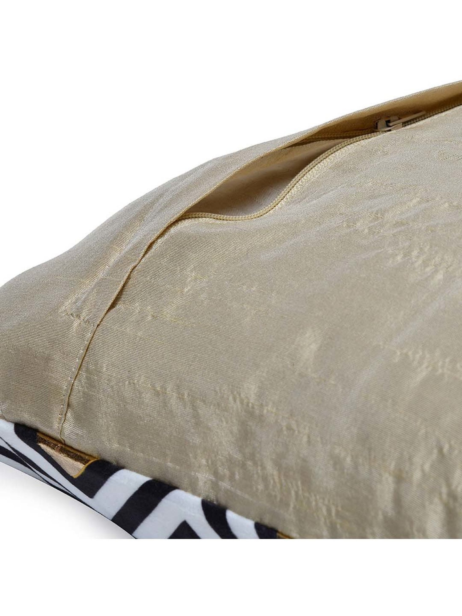 @home Nilkamal Off White & Gold Polyester Cushion Cover