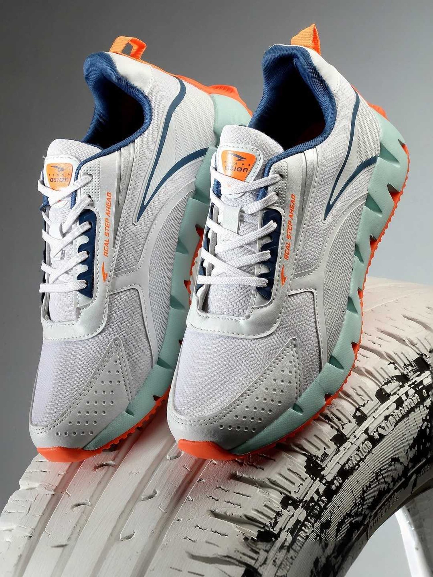 Asian Men's White Running Shoes