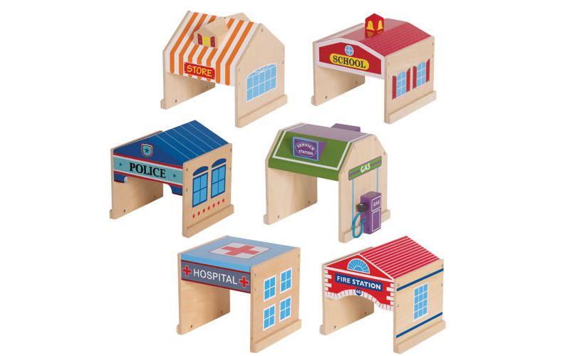 Ertl Thomas & Friends Wooden Railway Pirate Cove Discovery Set