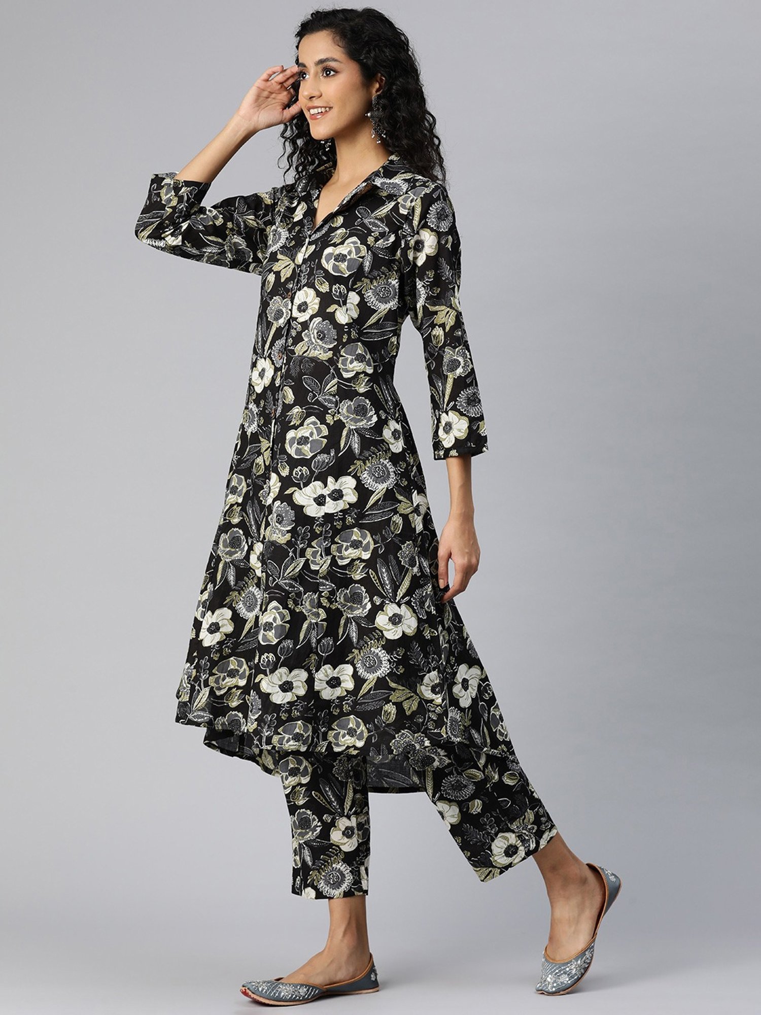 READIPRINT FASHIONS Black Cotton Floral Print Kurta Pant Set