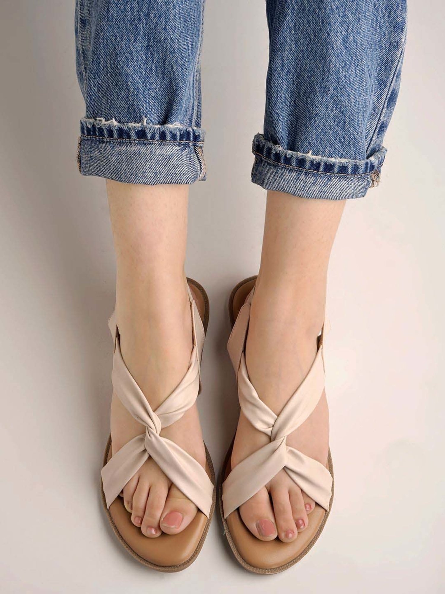 Shoetopia Kids Cream Cross Strap Sandals