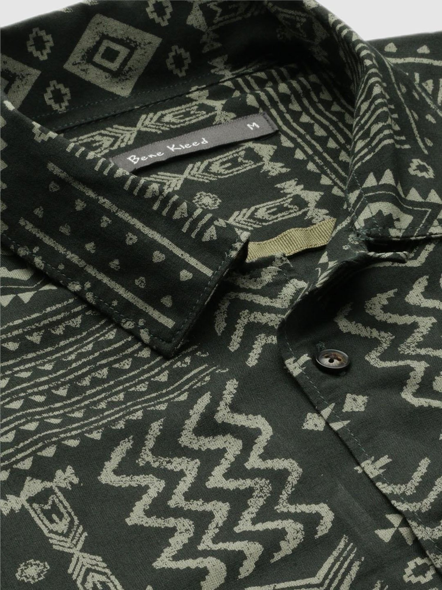 Bene Kleed Green Regular Fit Printed Shirt