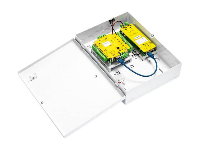 Paxton Access - 682-920-US - Paxton Access Net2 Plus Starter Kit for 2 Doors, PoE+ PSU