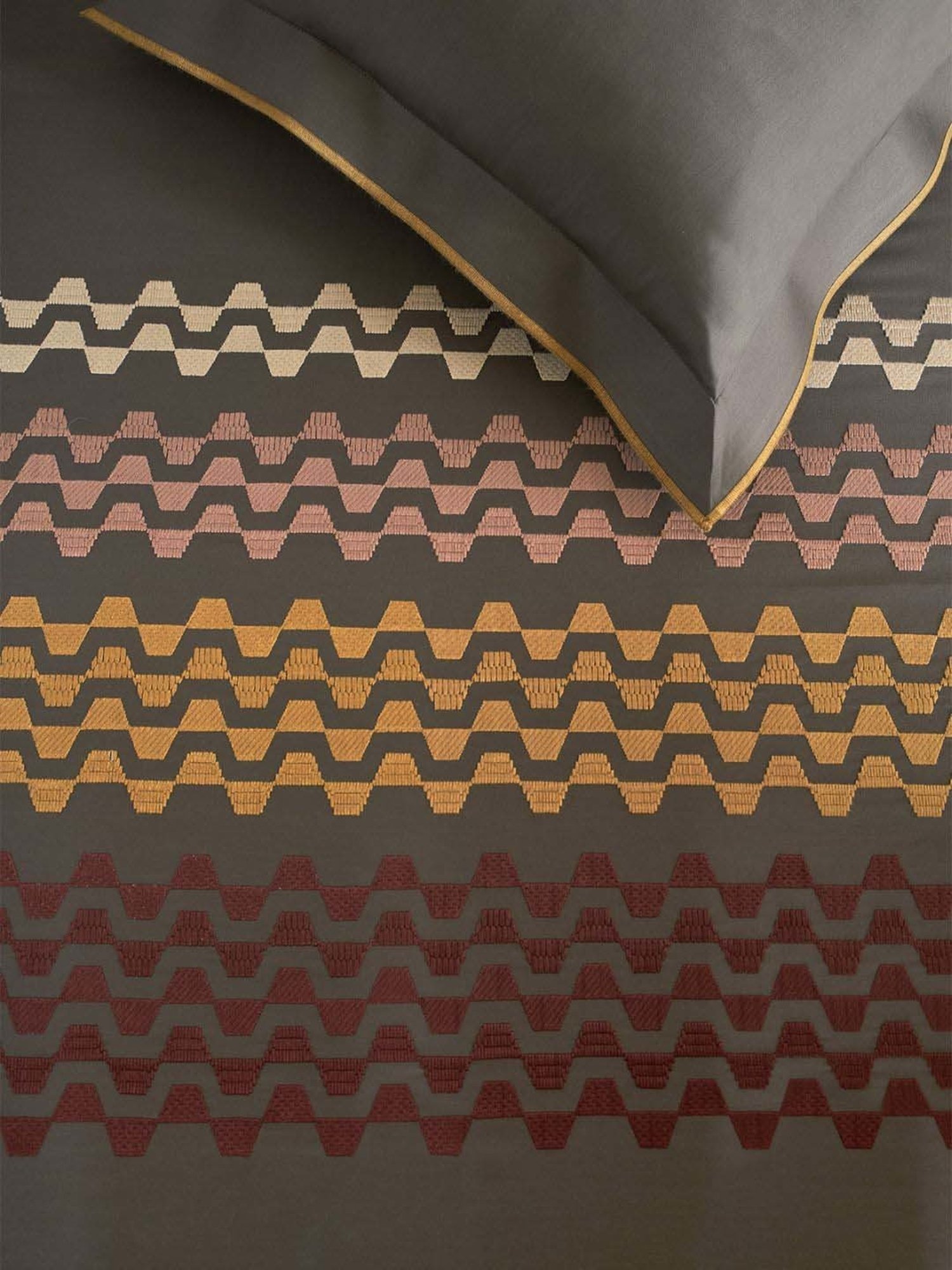 Ddecor Live Beautiful Excellence XII Hot Fudge Cotton 210 TC King Bed Sheet with 2 Pillow Covers