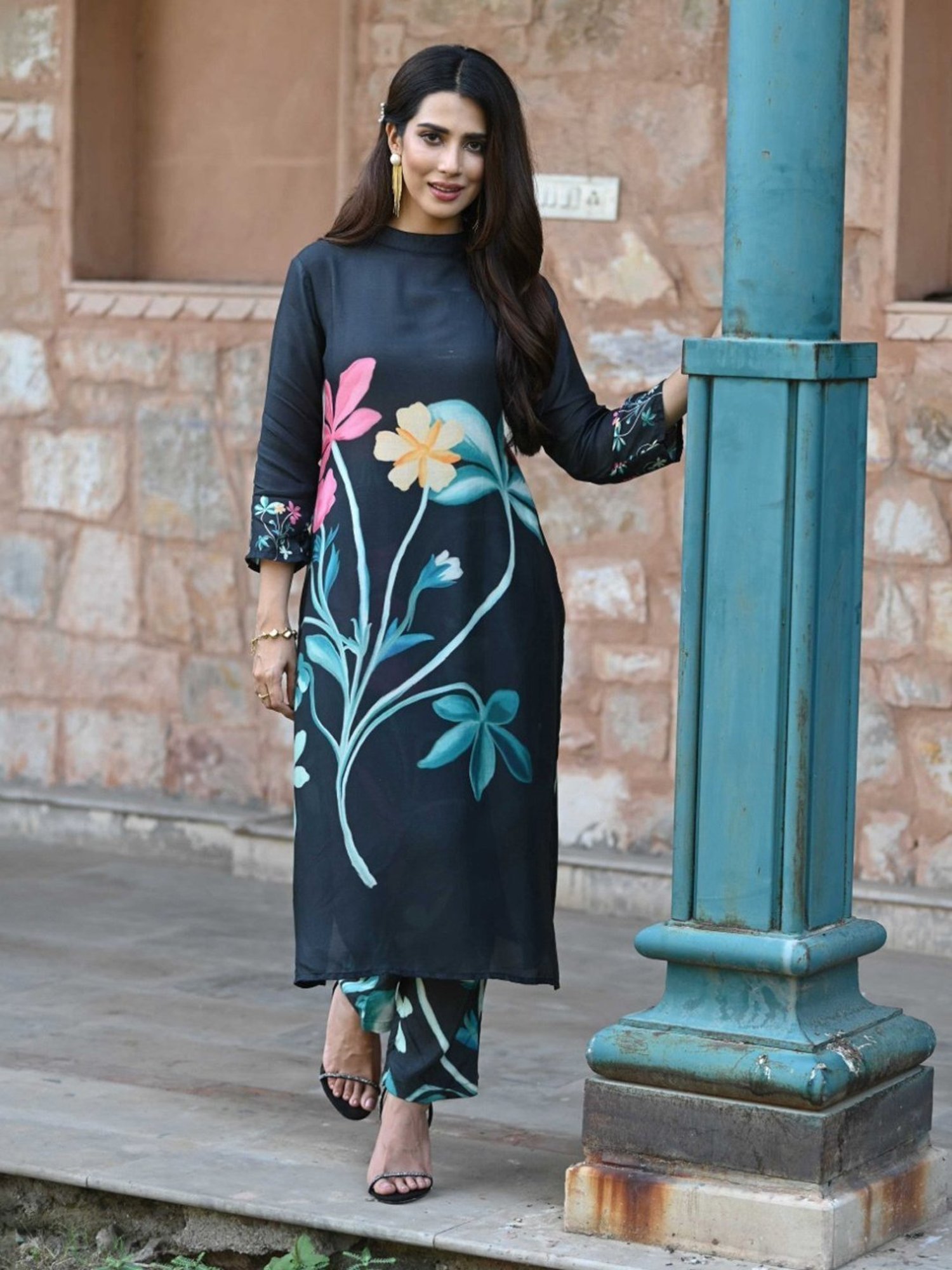 Mahee Jaipur Black Bold Floral Brush Print Muslin Coordinated Kurta with Pant