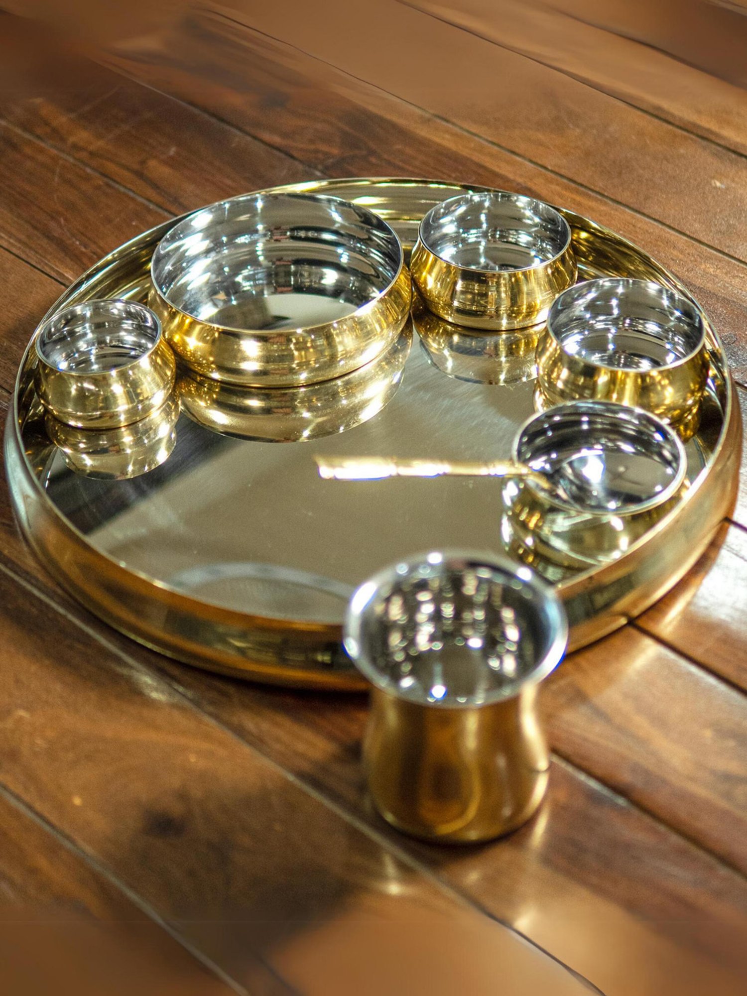 Ambi Elegant Steel Brass Thali Set - Set Of 8 Pieces - Shine Finish - Heavy Grade