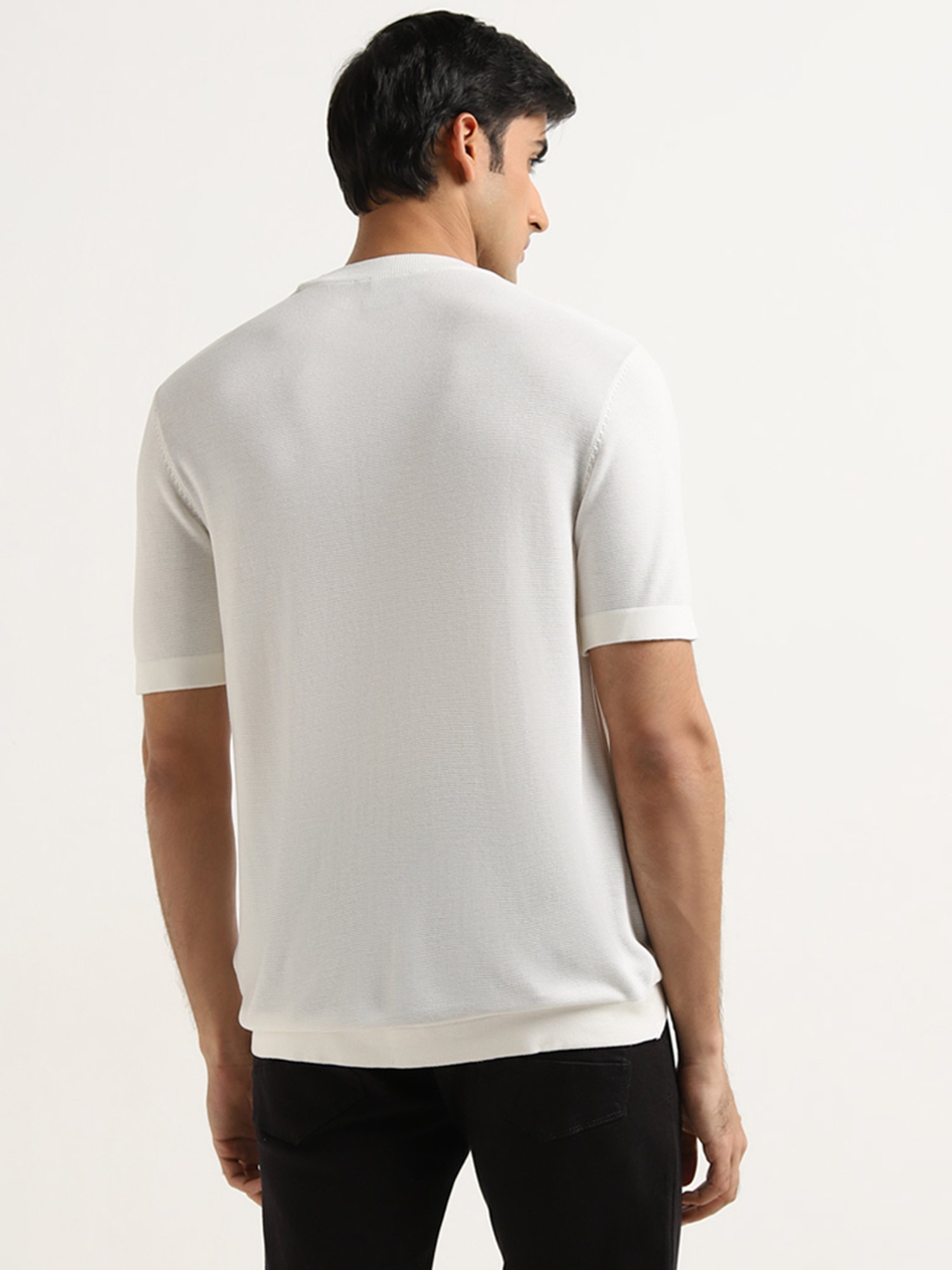 Ascot by Westside White Solid Relaxed Fit T-Shirt