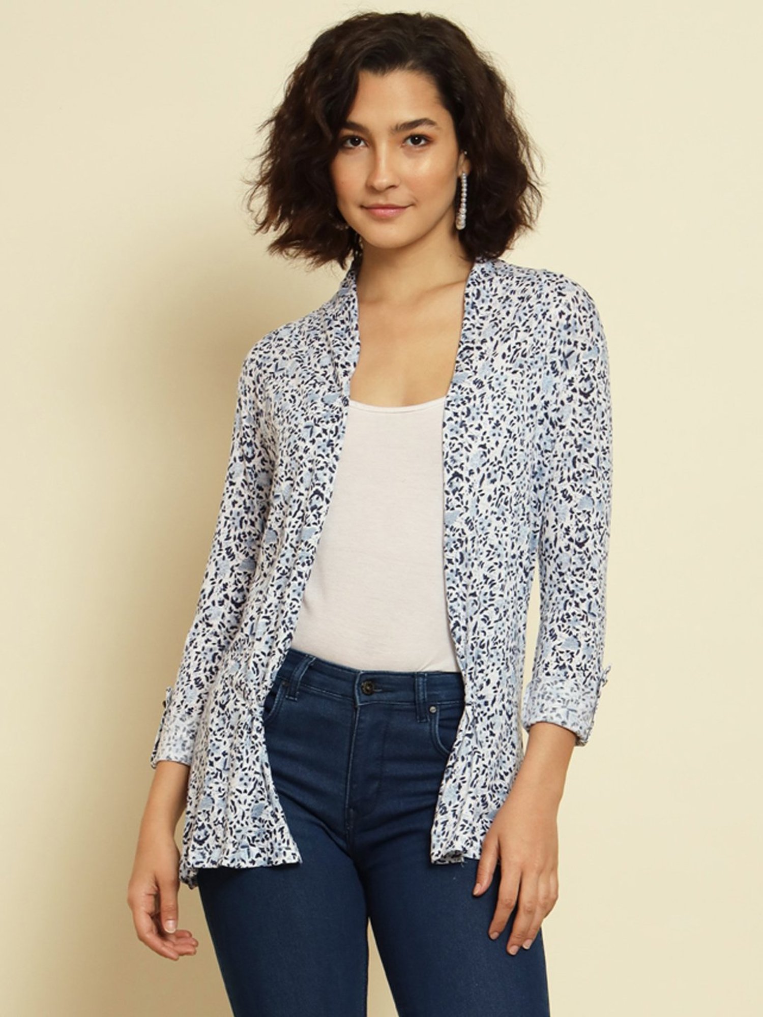 Mafadeny Black Striped Shrug