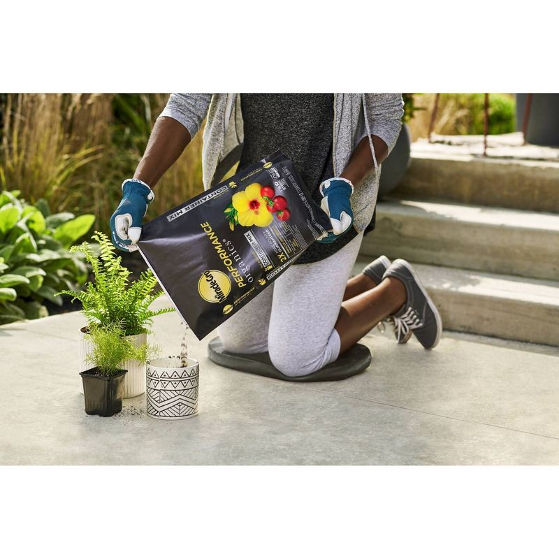 Miracle-Gro Potting Soil - 6qt