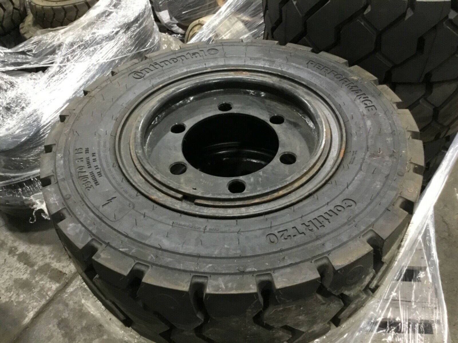 Continental ContiRT20 Radial Forklift Tire 250x70r-15 Tire With 6 Lug Rim #T107