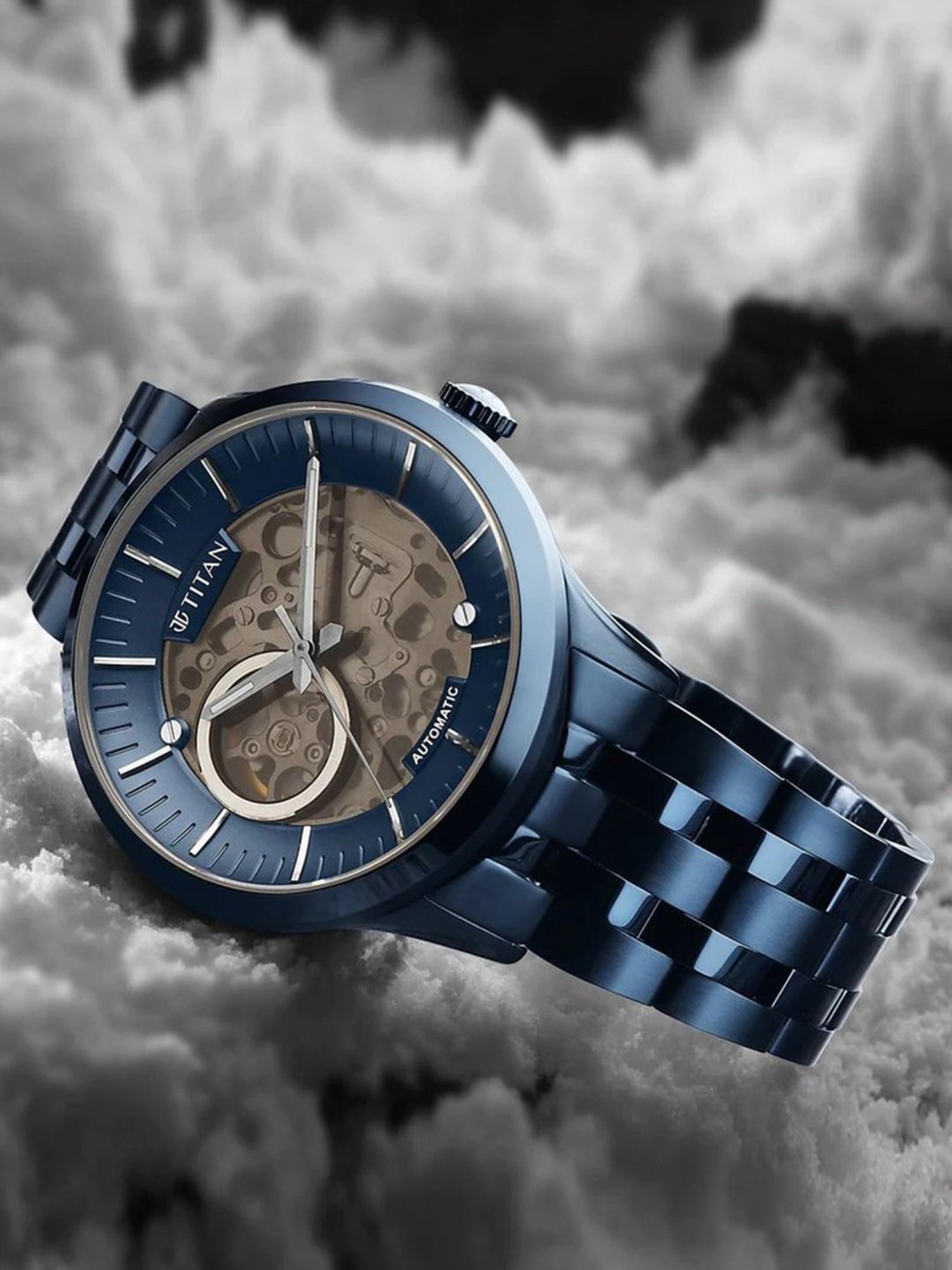 Titan 90140QM03 Automatics Analog Watch for Men