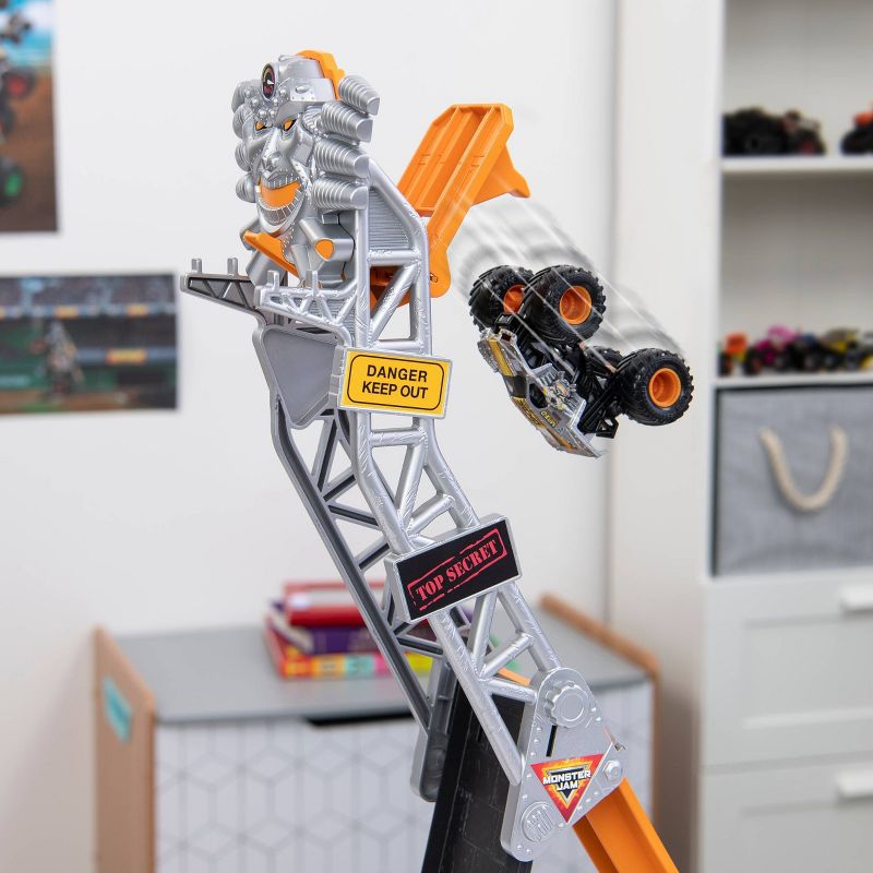 Monster Jam 1: 64 Basic Stunt Playsets - Max D Break Free