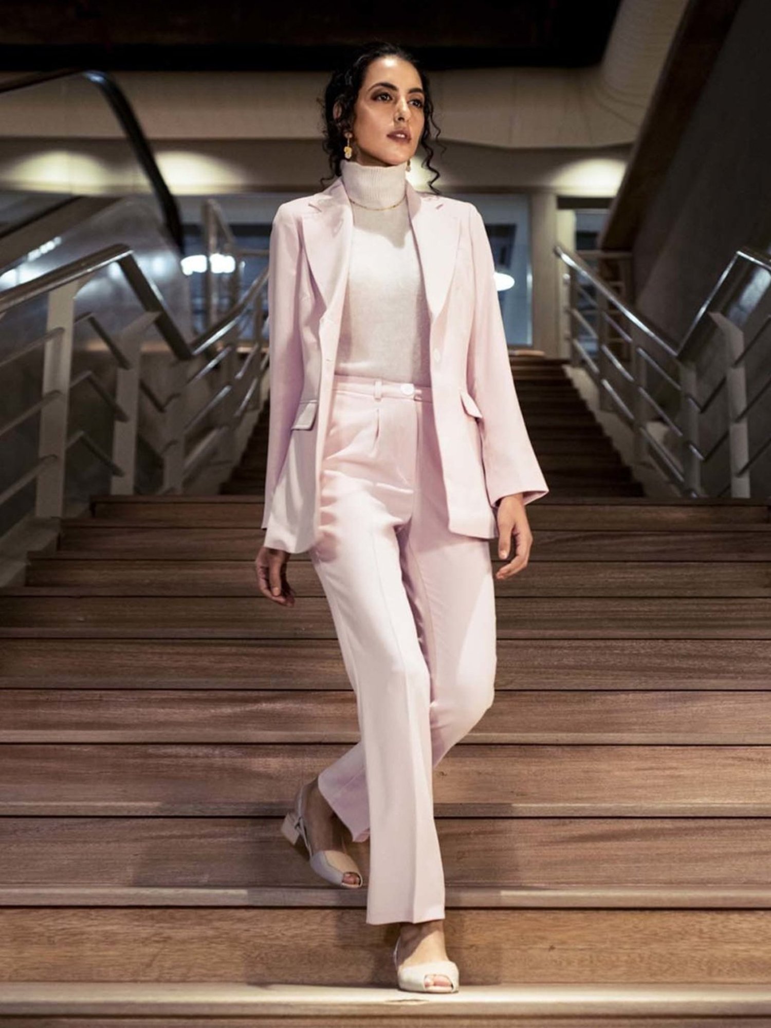 Qua Pink Textured Crepe Modern Trousers