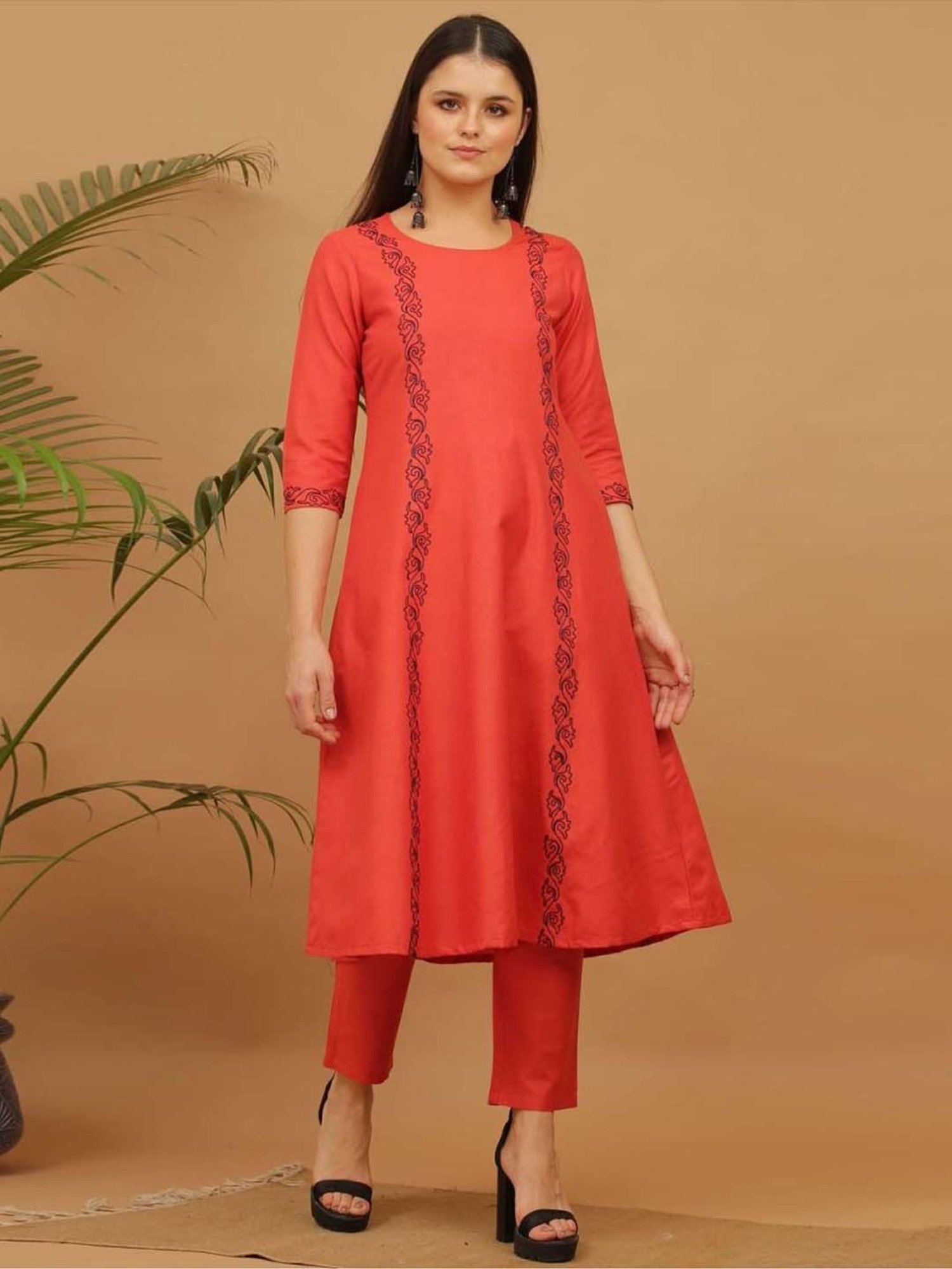 Kaanchie Nanggia Red Embroidered Cotton Kurta Pant Set