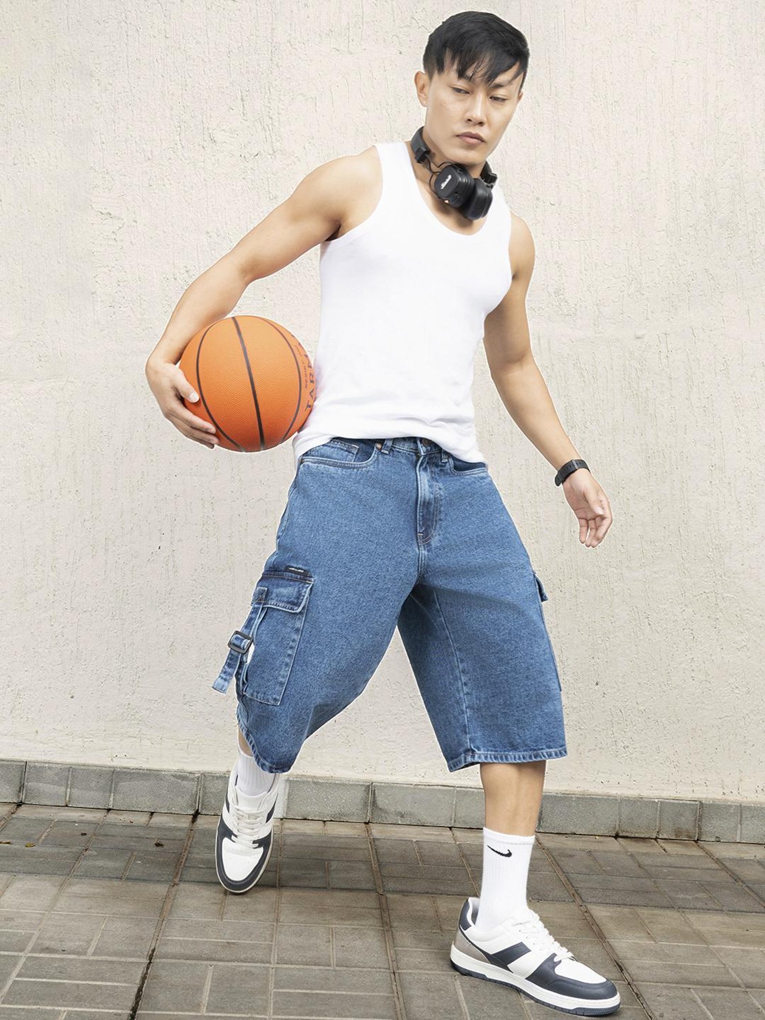 Hubberholme Men Cotton Relaxed Fit Mid-Rise Knee Length Shorts 10