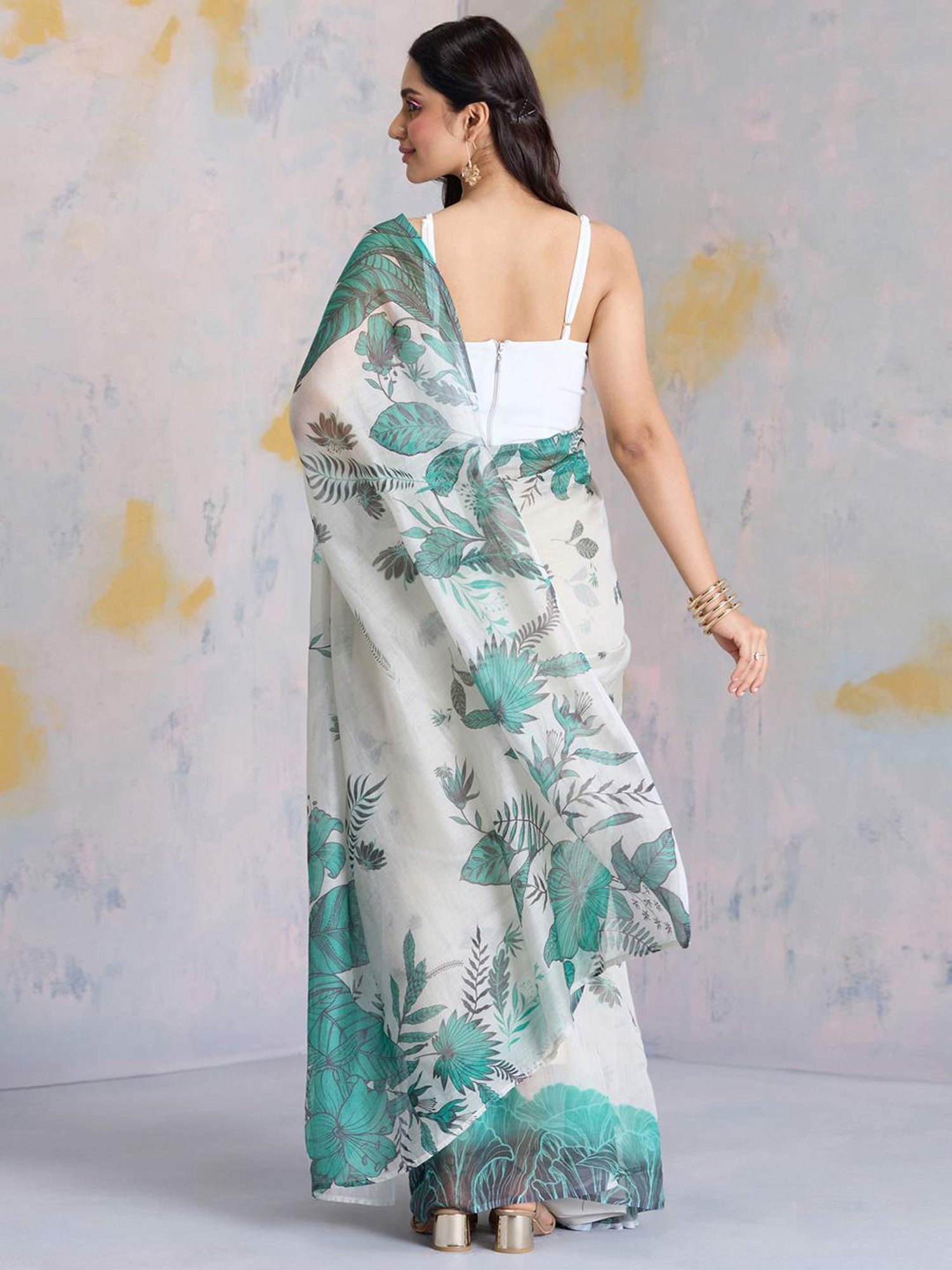 navyasa by liva Off-White & Green Printed Saree With Unstitched Blouse