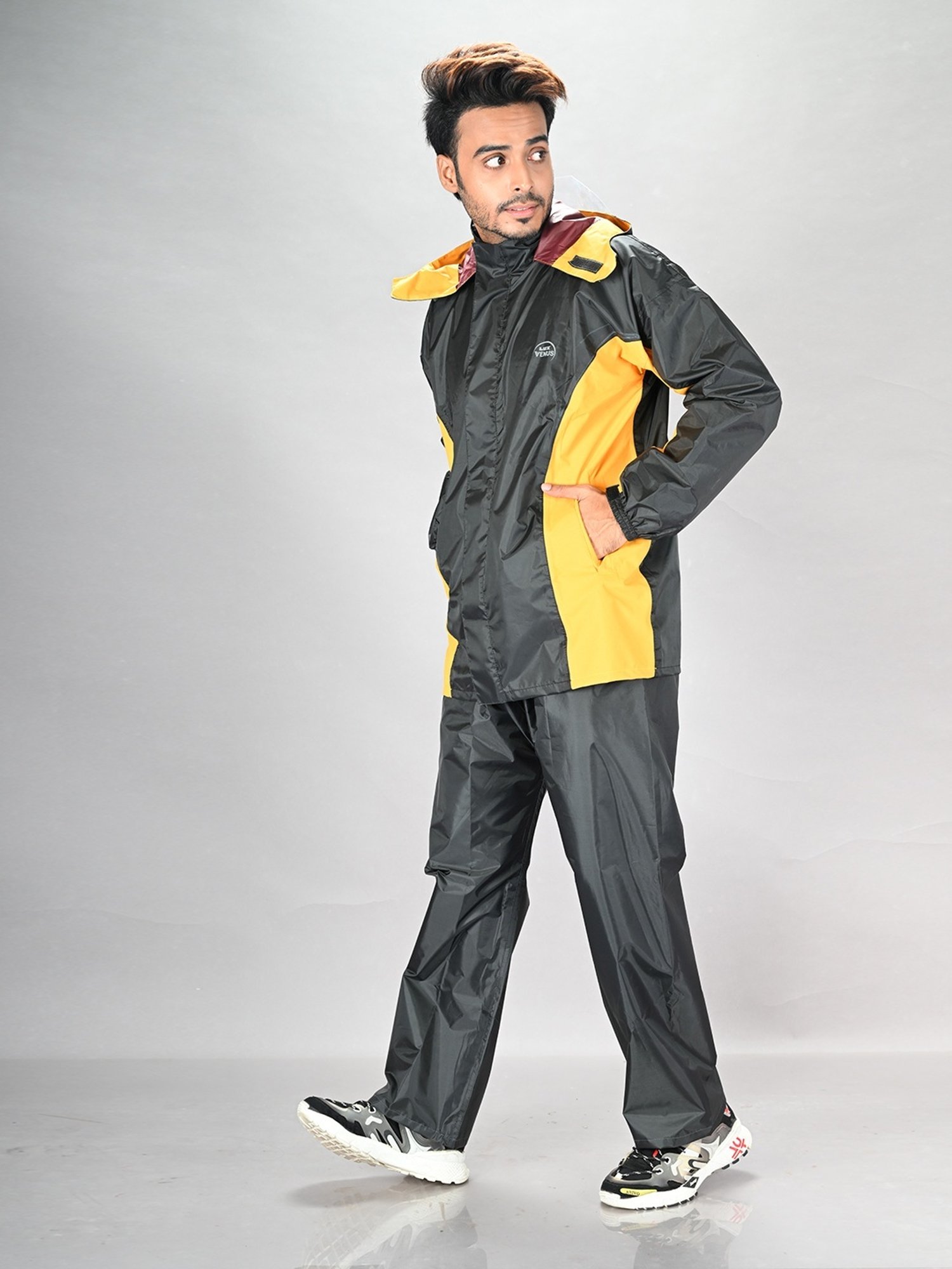 Lux Venus Black Regular Fit Colour Block Raincoat Set