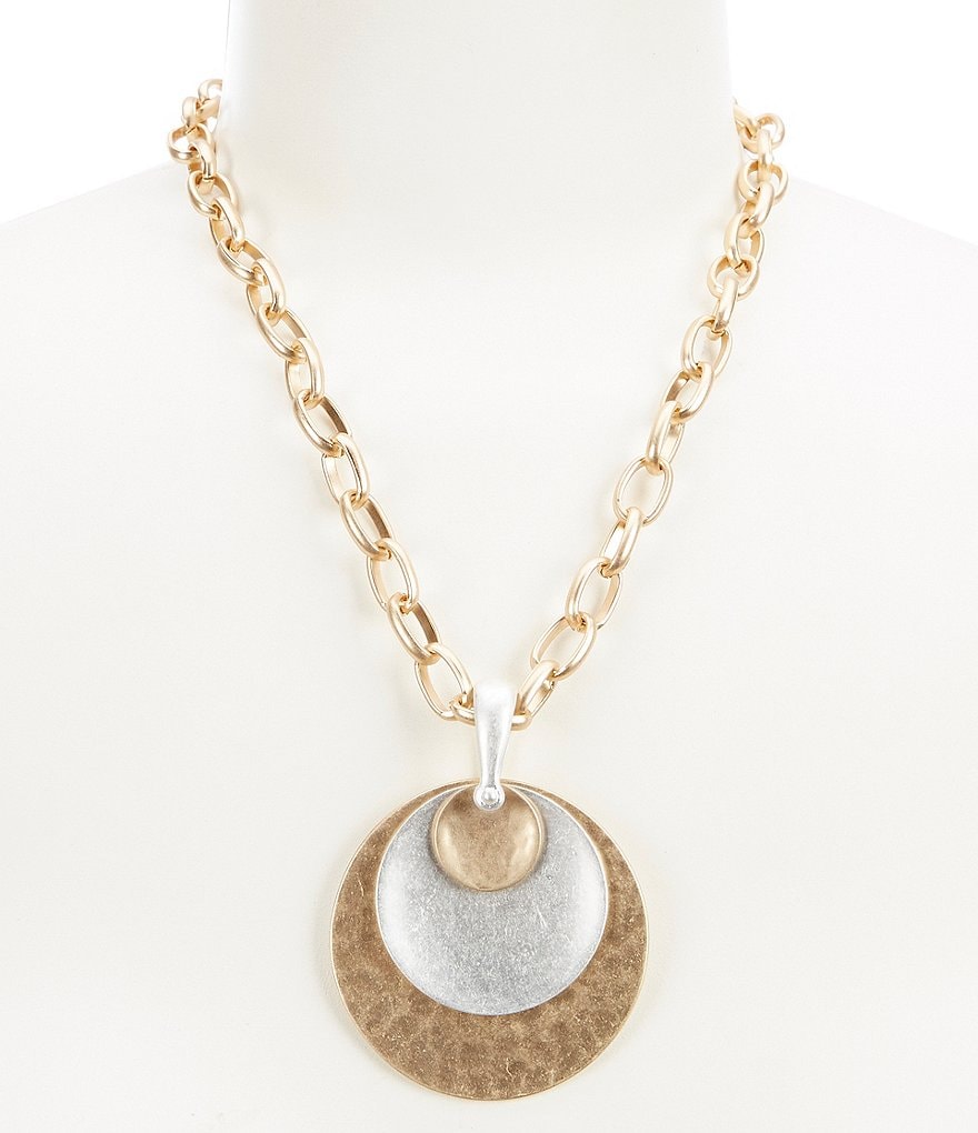 Short Pendant Necklace