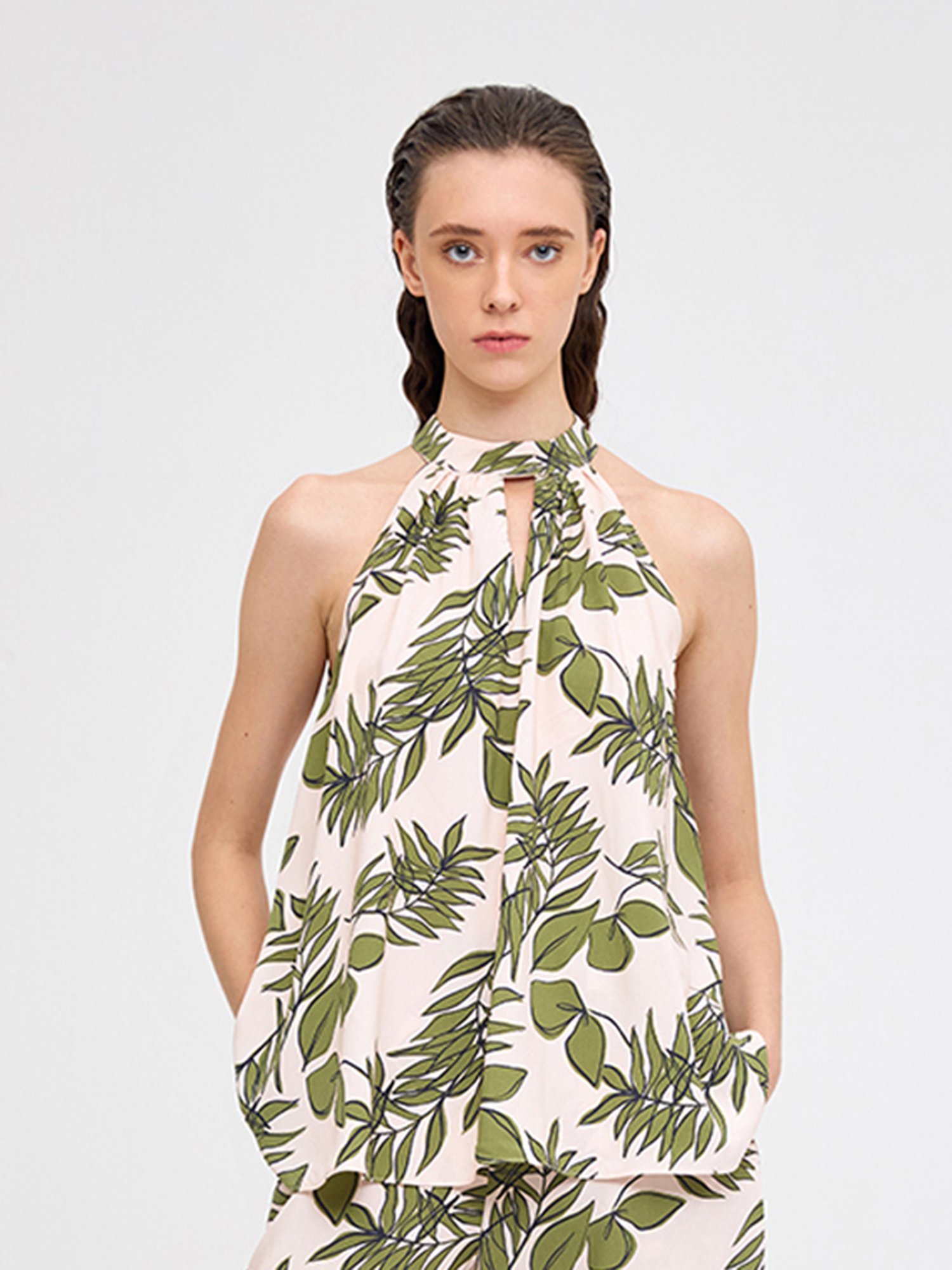 Cover Story Off White & Green Printed Top