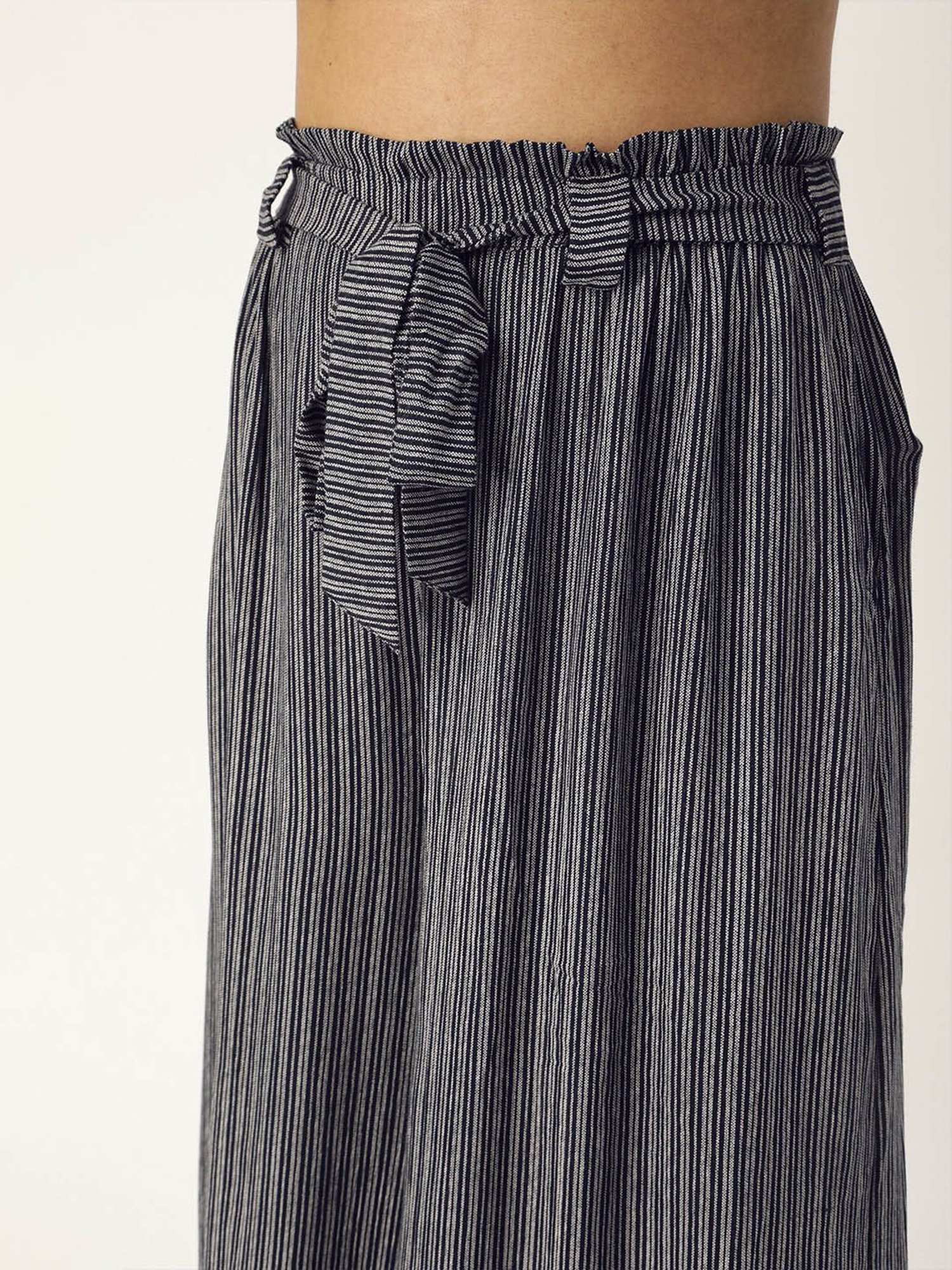 QUIERO Navy Crop Top With Palazzos