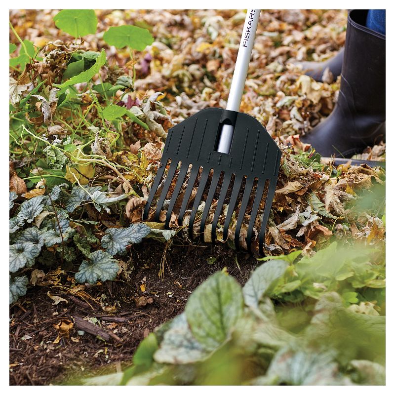 Fiskars 66" Shrub Rake